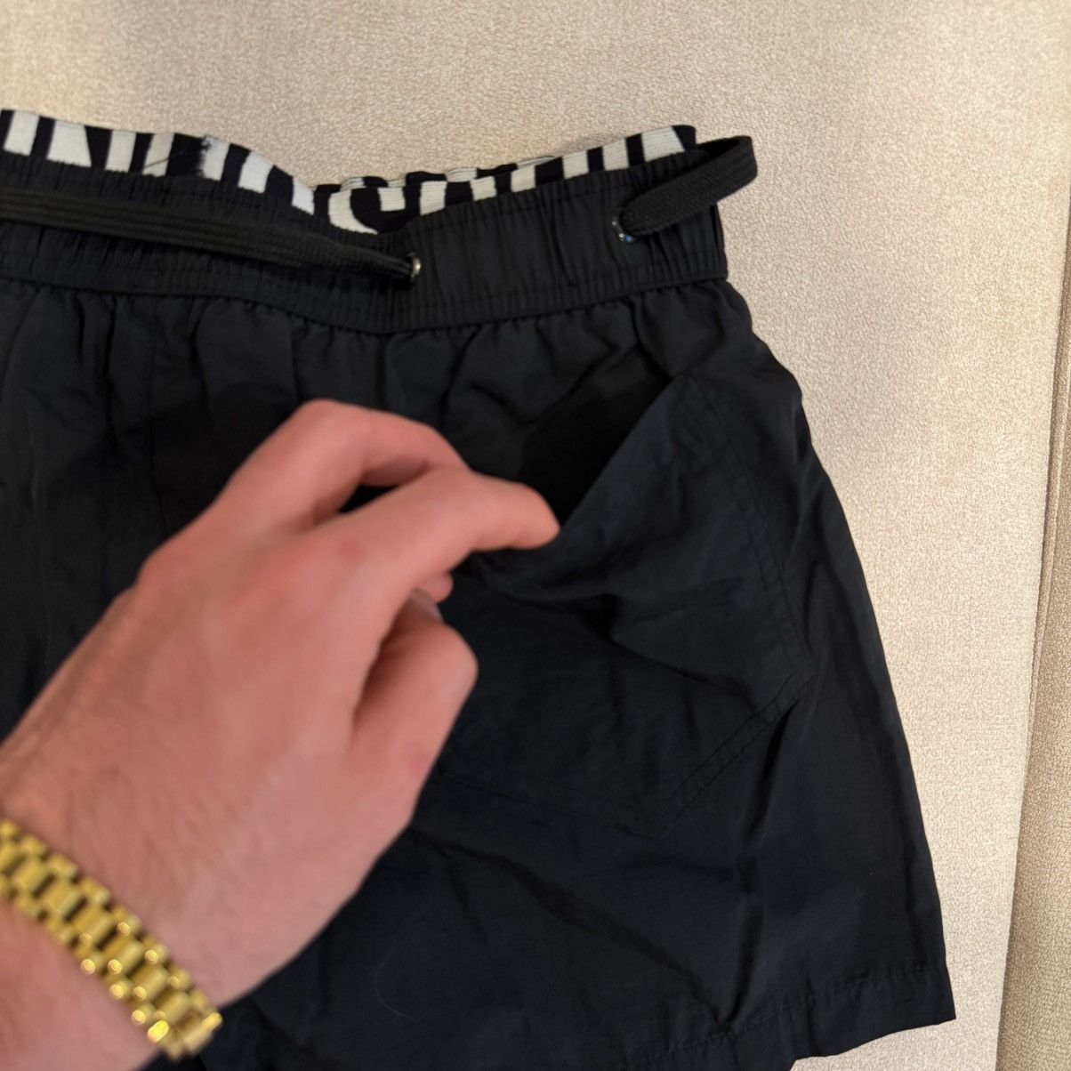 Moschino MOSCHINO Men’s Logo Band Waist Swim Shorts Black Size Small Size US 30 / EU 46 - 8 Thumbnail