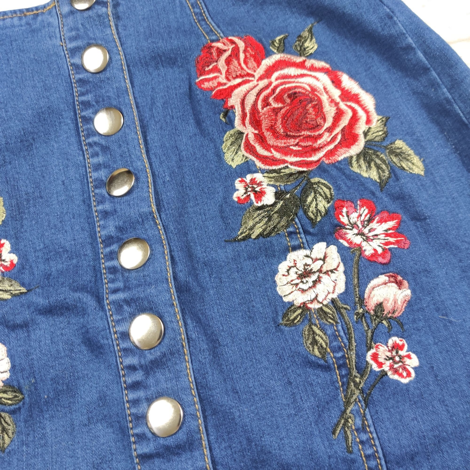 Pacsun PacSun Size 25 Denim Mini Skirt Snap Front Blue Embroidered Size 25" / US 0 / IT 36 - 6 Thumbnail