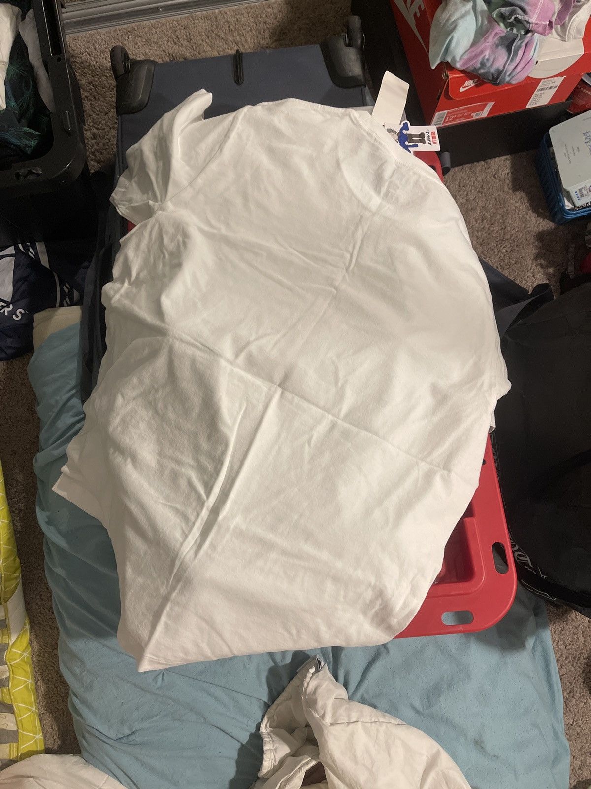Kaws × Uniqlo Kaws shirt from the Uniqlo collaboration size XL Size US XL / EU 56 / 4 - 3 Thumbnail