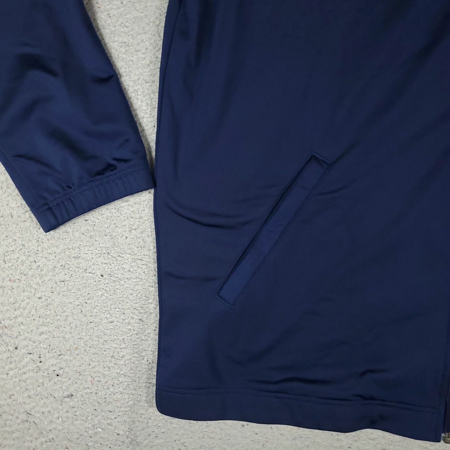 Adidas Adidas Jacket Mens Large Blue Lightweight Full Zip Track Jacket Sports Modern Mens Size US L / EU 52-54 / 3 - 3 Thumbnail