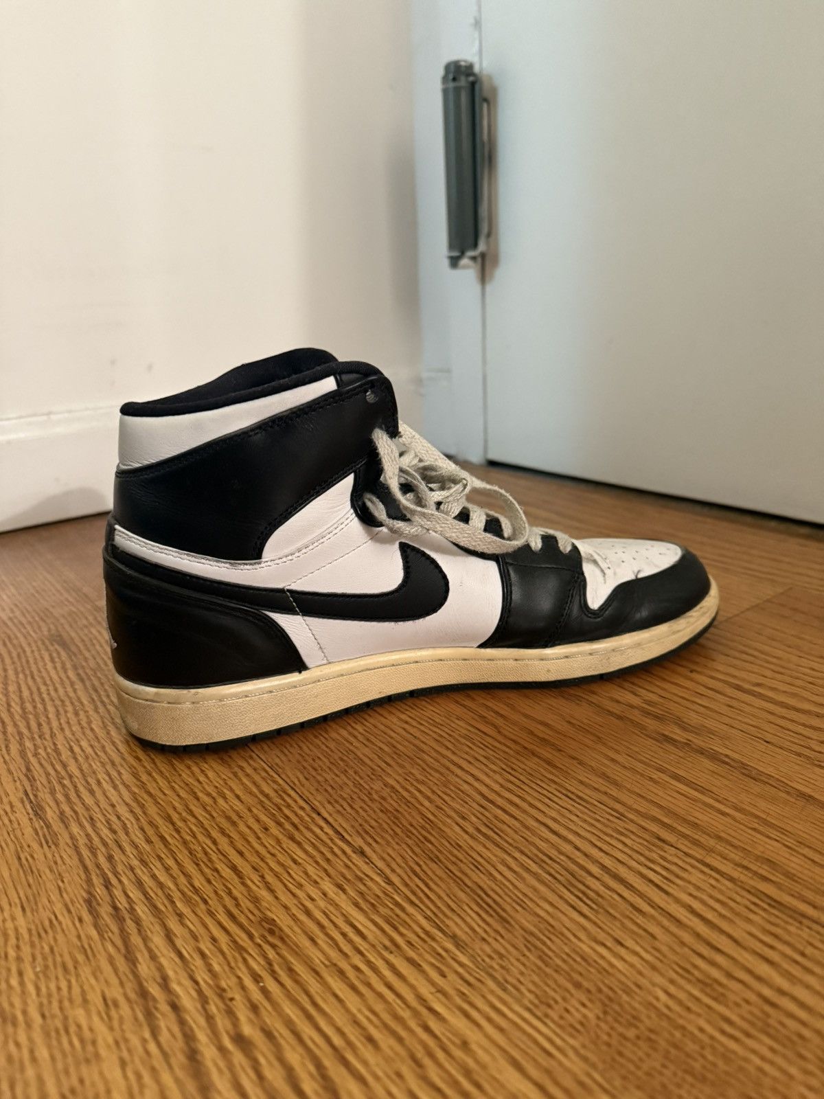 Nike Jordan 1 Retro Countdown Pack Size US 11 / EU 44 - 2 Thumbnail