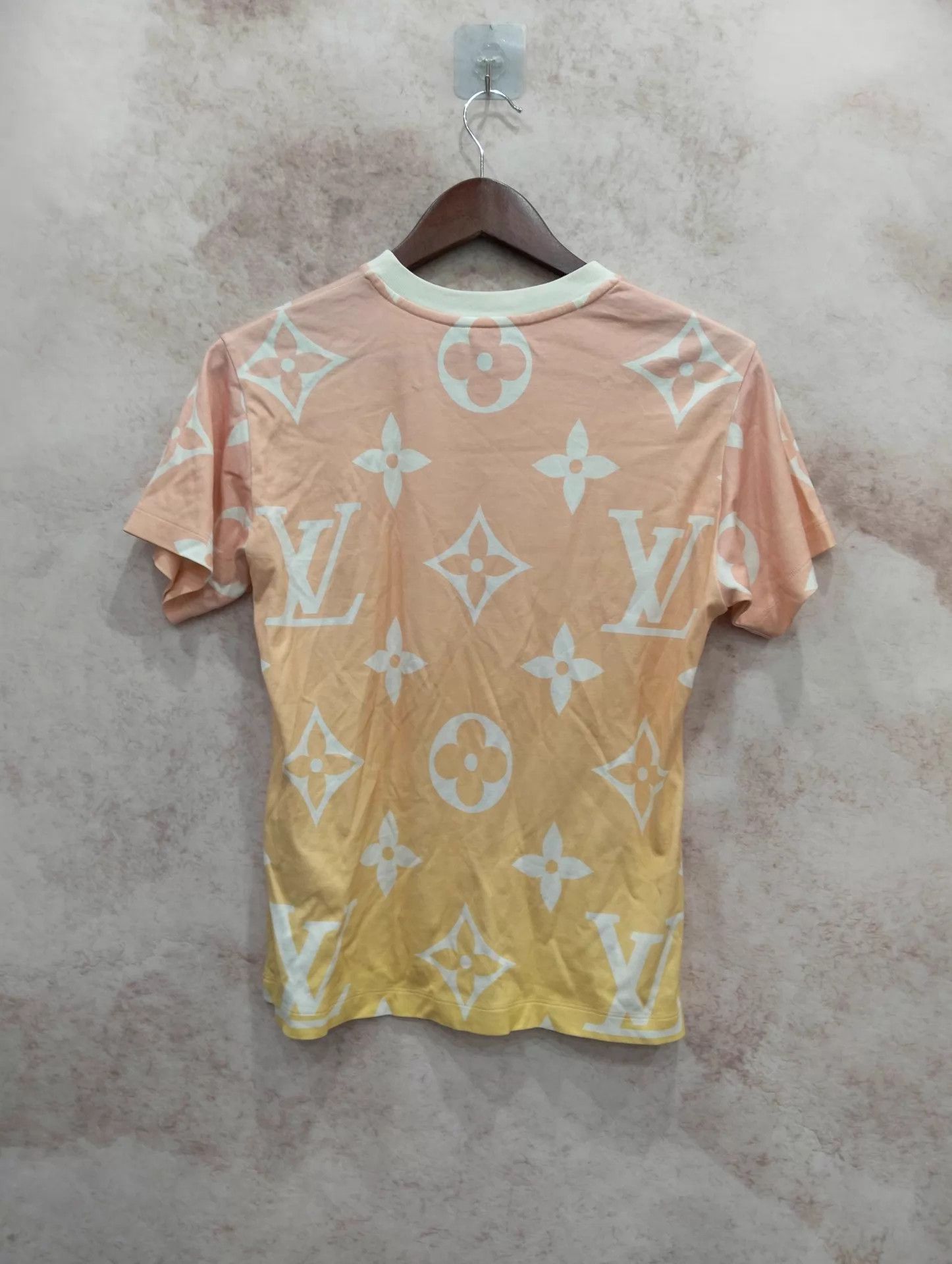 Louis Vuitton LV Logo Print Gradient Short Sleeve Tee XS Size XS / US 0-2 / IT 36-38 - 2 Thumbnail