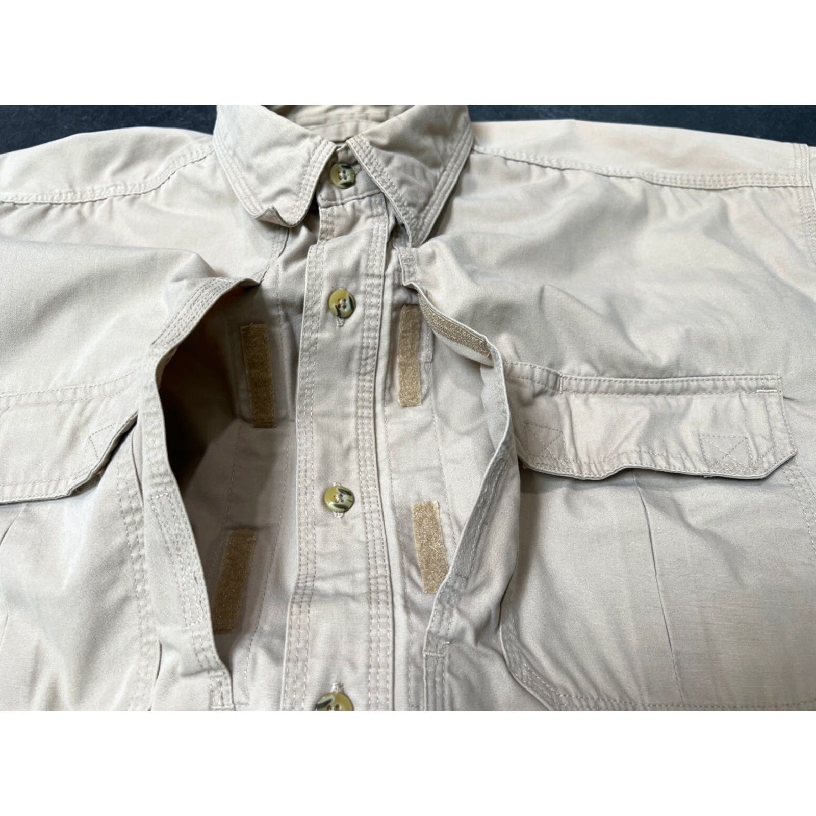 Vintage RedHead Men's XL Khaki Button-Up Shirt Short Sleeve with Front Pockets and Pleated Back Size US XL / EU 56 / 4 - 6 Thumbnail
