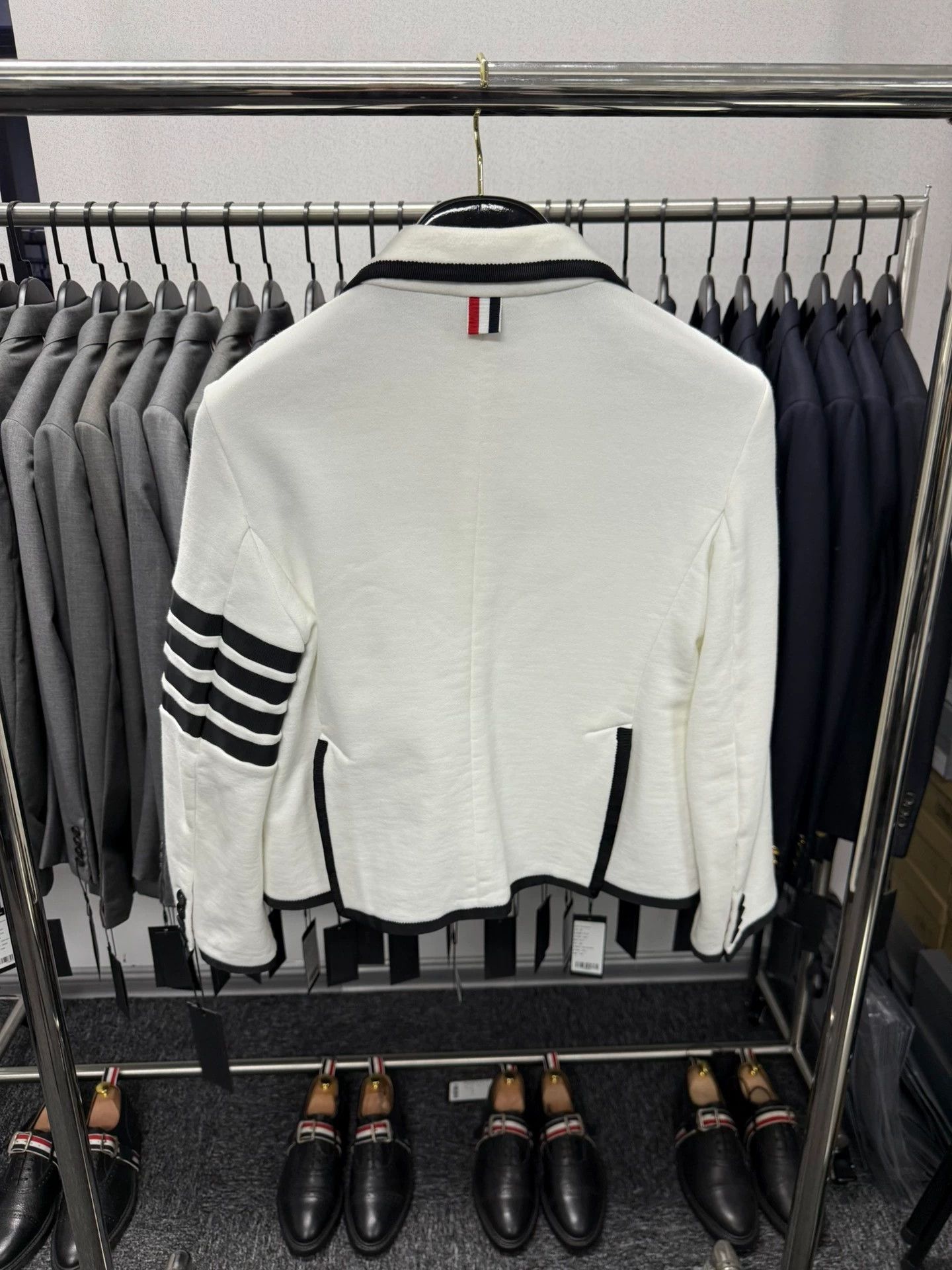 Thom Browne Thom Browne Women White 4-Bar Casual Blazer Size40 Size S / US 4 / IT 40 - 2 Thumbnail