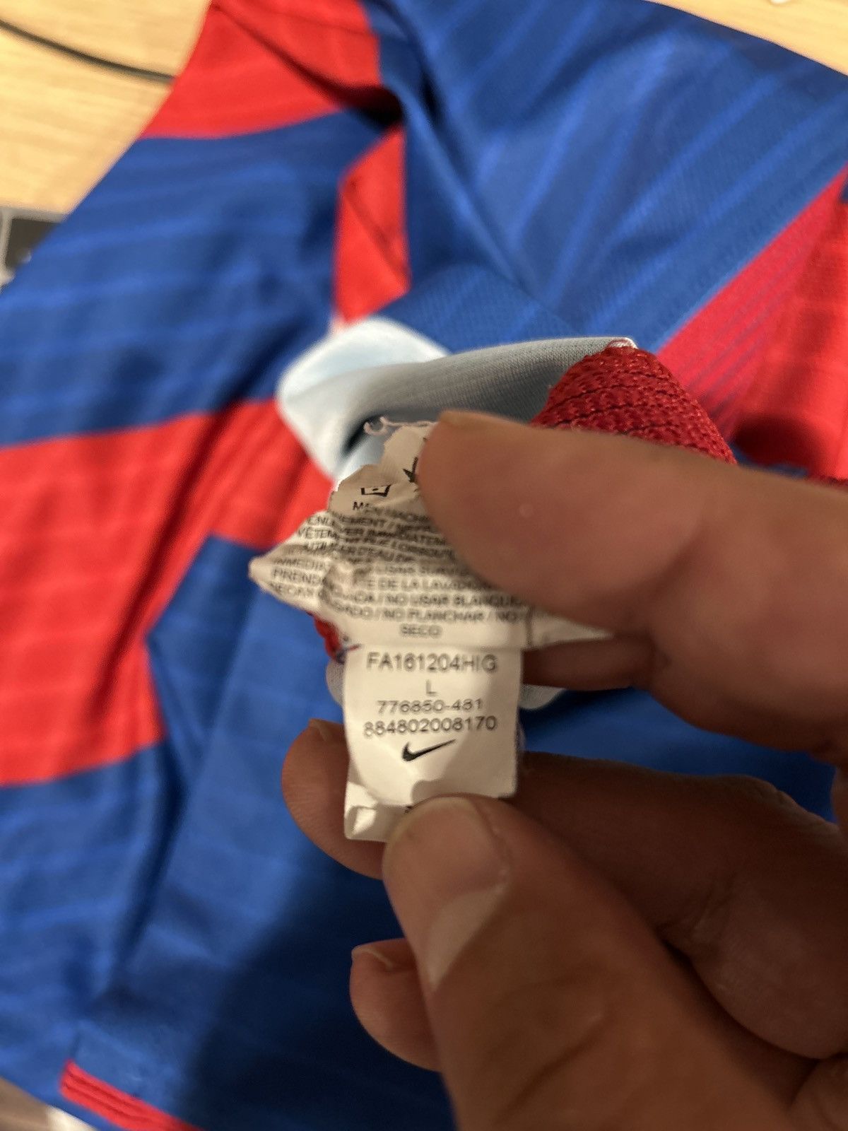Nike Vintage 2018 Barcelona Home Jersey Size US L / EU 52-54 / 3 - 5 Thumbnail