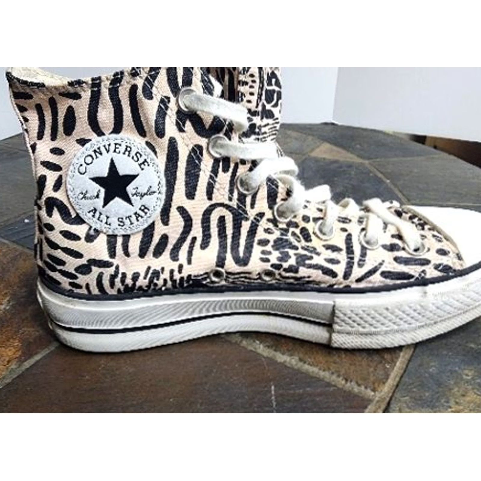 Converse Womens Converse All Star Platform High Top Sneaker Leopard Beige 571084C Chuck Taylor Size 8 US 8 EU 39 Women Shoes Sneakers Size US 6 / IT 36 - 4 Thumbnail
