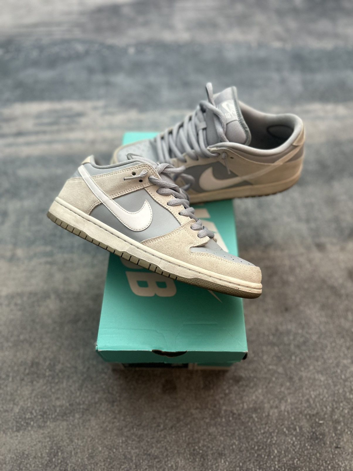 Nike SB NIKE SB LOW SUMMIT WHITE Size 9 *Rare* Size US 9 / EU 42 - 2 Thumbnail