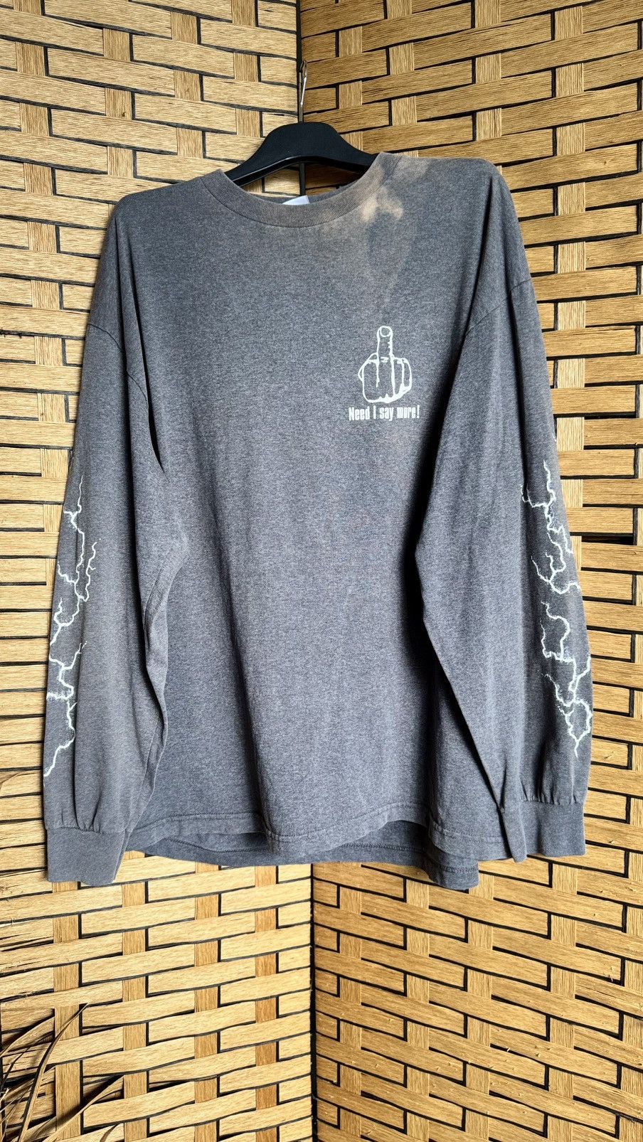 Other Vintage Middle Finger Art Long Sleeve Tshirt Size US L / EU 52-54 / 3 - 2 Thumbnail