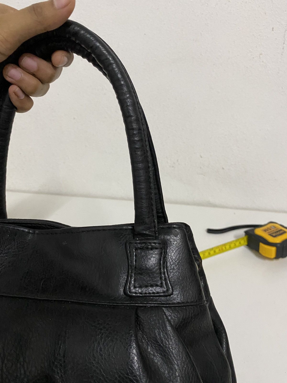 Vintage Black Leather Handbag Size ONE SIZE - 8 Thumbnail