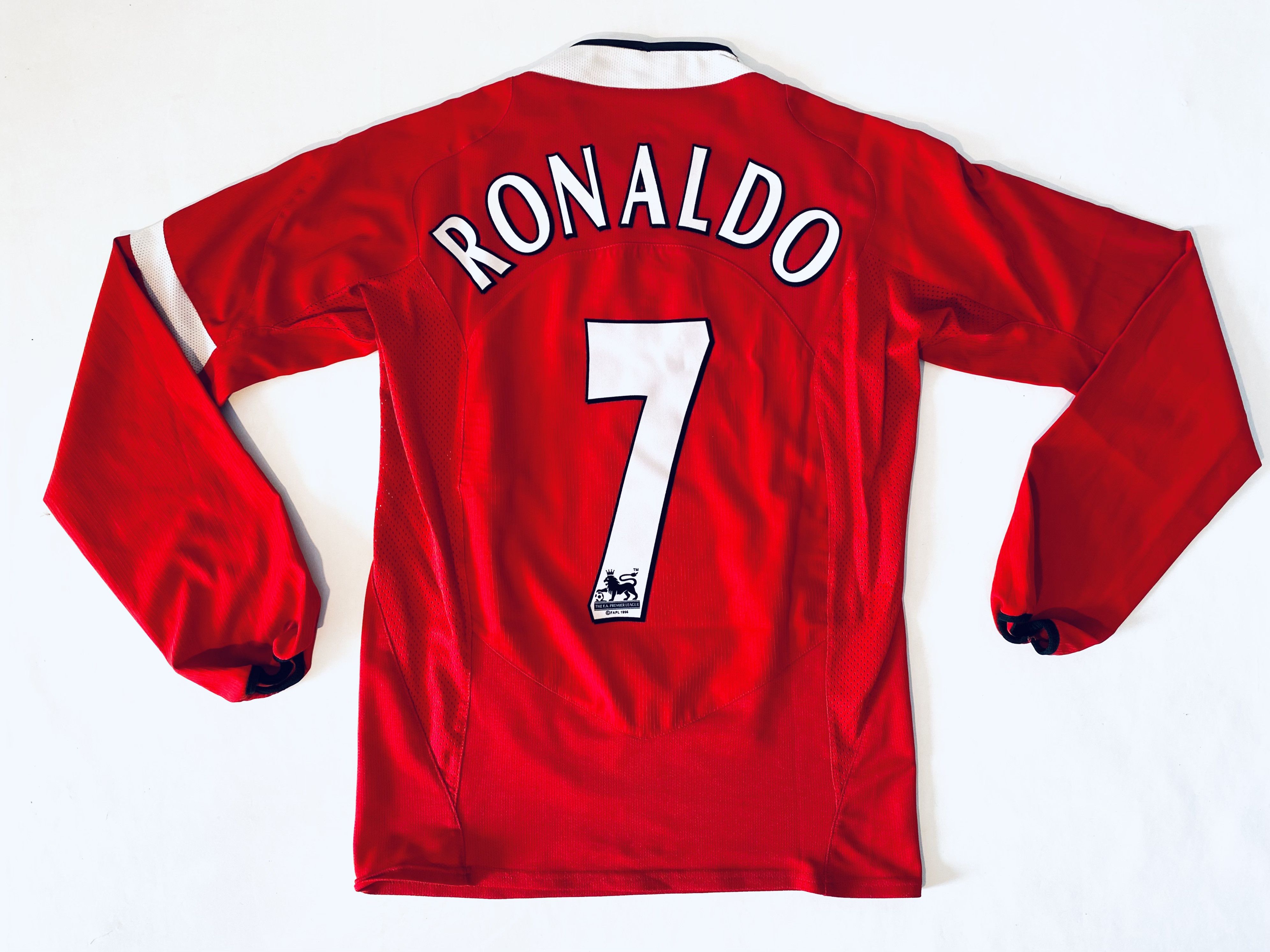 Nike Manchester United *Ronaldo* Home Shirt 2004 - 2006 LS Size US S / EU 44-46 / 1 - 6 Thumbnail