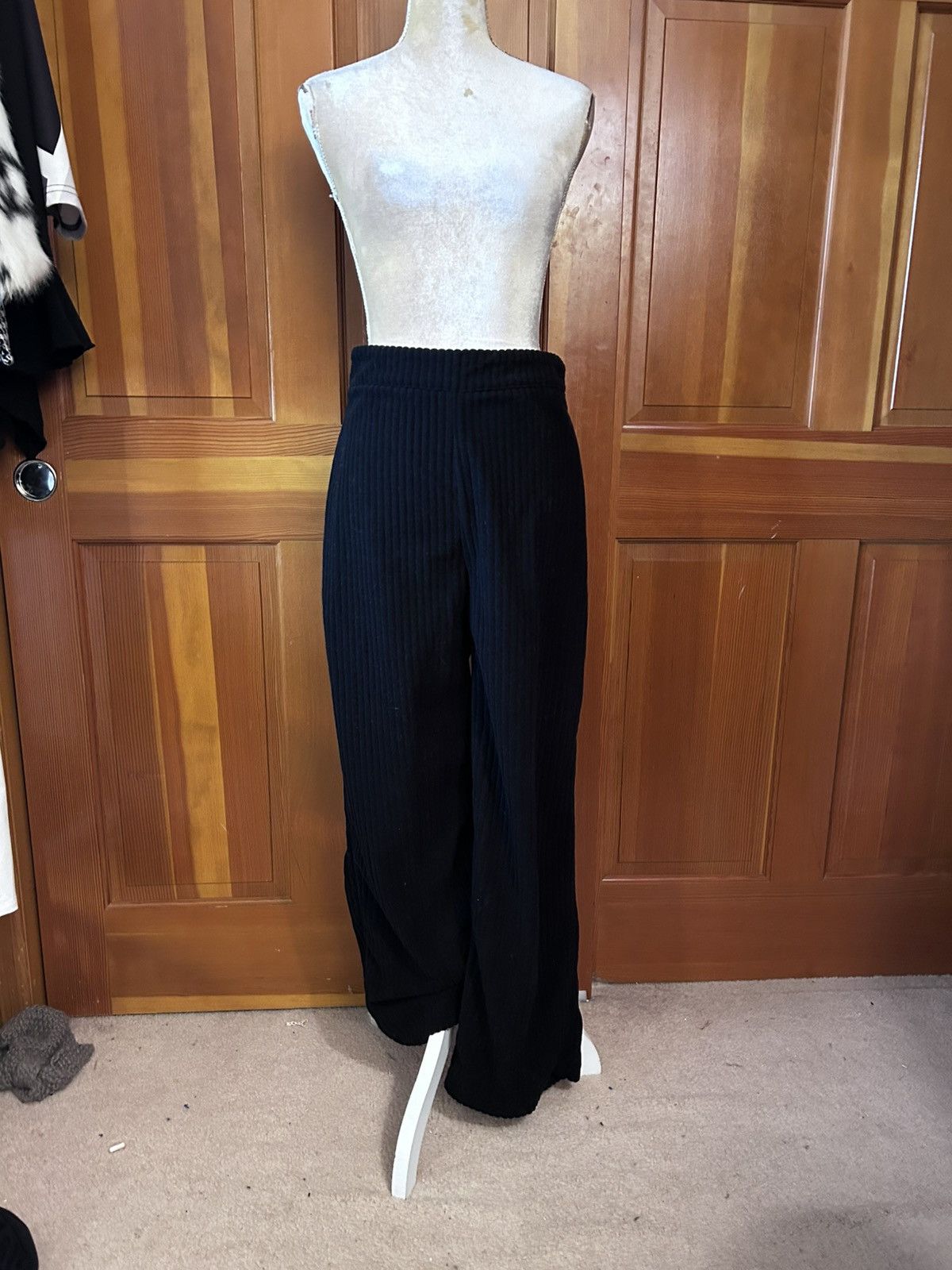 Designer × Other NWT, Lavishly Paris Women’s Ribbed Knit Wide Leg Pants. Size 28" / US 6 / IT 42 - 12 Thumbnail