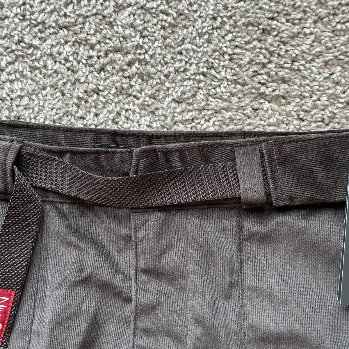 Nike SB NIKE SB DRI FIT VELVET CORDUROY SKATEBOARDING SHORTS LARGE Size US 36 / EU 52 - 4 Thumbnail