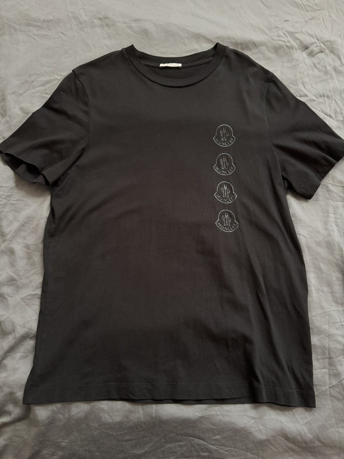 Moncler Moncler multi logo gradient t shirt Size US S / EU 44-46 / 1 - 1 Thumbnail