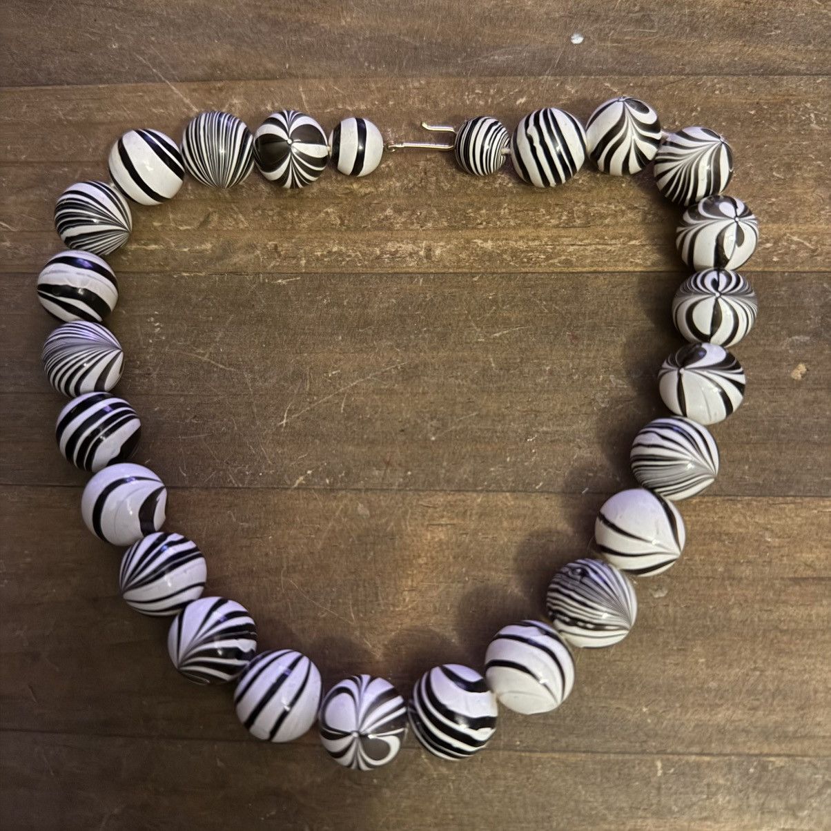 Vintage Vintage white and black striped bead collar necklace Size ONE SIZE - 2 Thumbnail