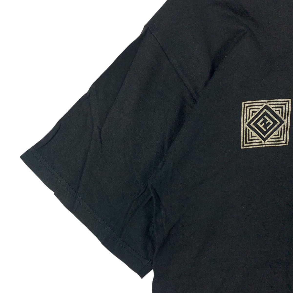 Fendi Vintage FENDI big spellout designer tee Size US M / EU 48-50 / 2 - 6 Thumbnail