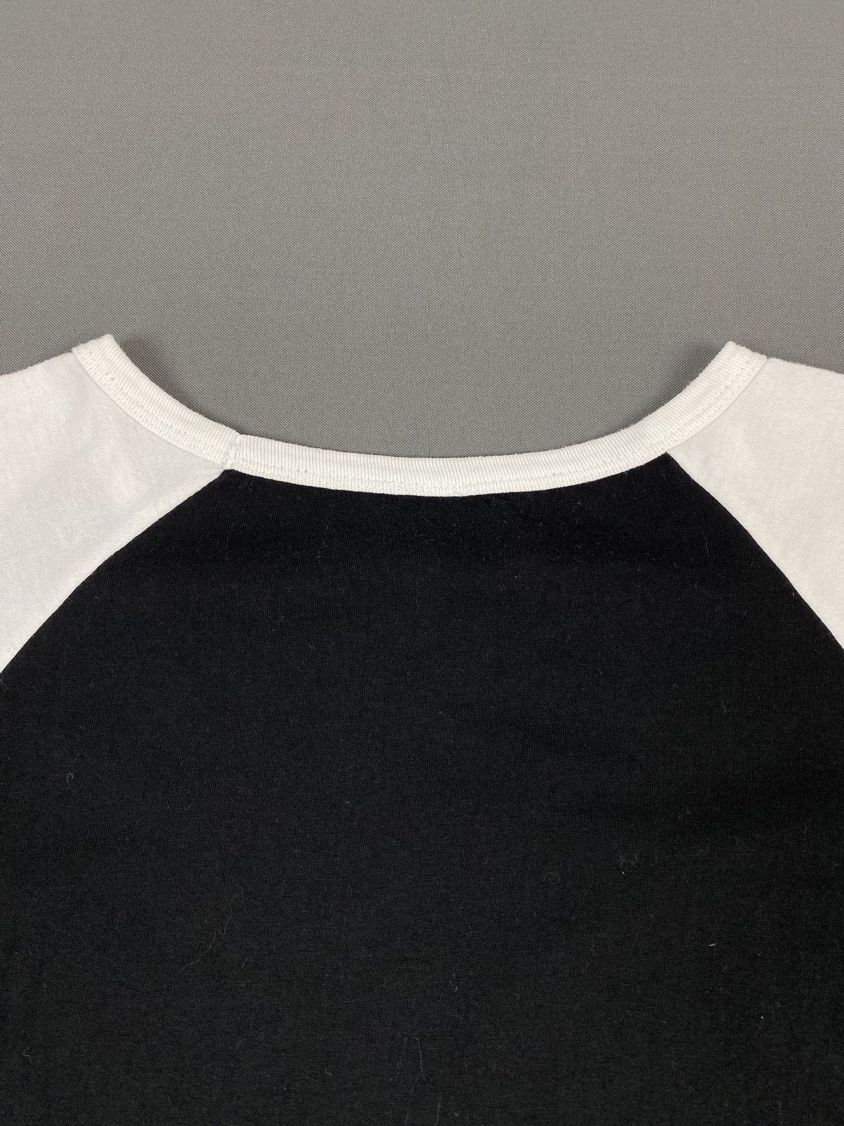 Band Tees 2000’s Vintage Foo Fighters Two Tone Raglan 3/4 Sleeve Tee Size US XXL / EU 58 / 5 - 9 Thumbnail