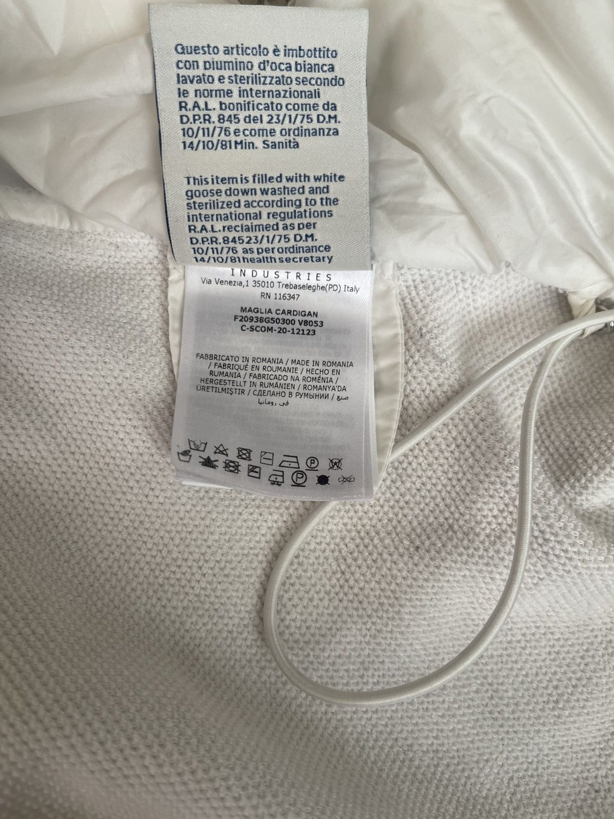 Moncler White monclear hooded vest Size US M / EU 48-50 / 2 - 8 Thumbnail