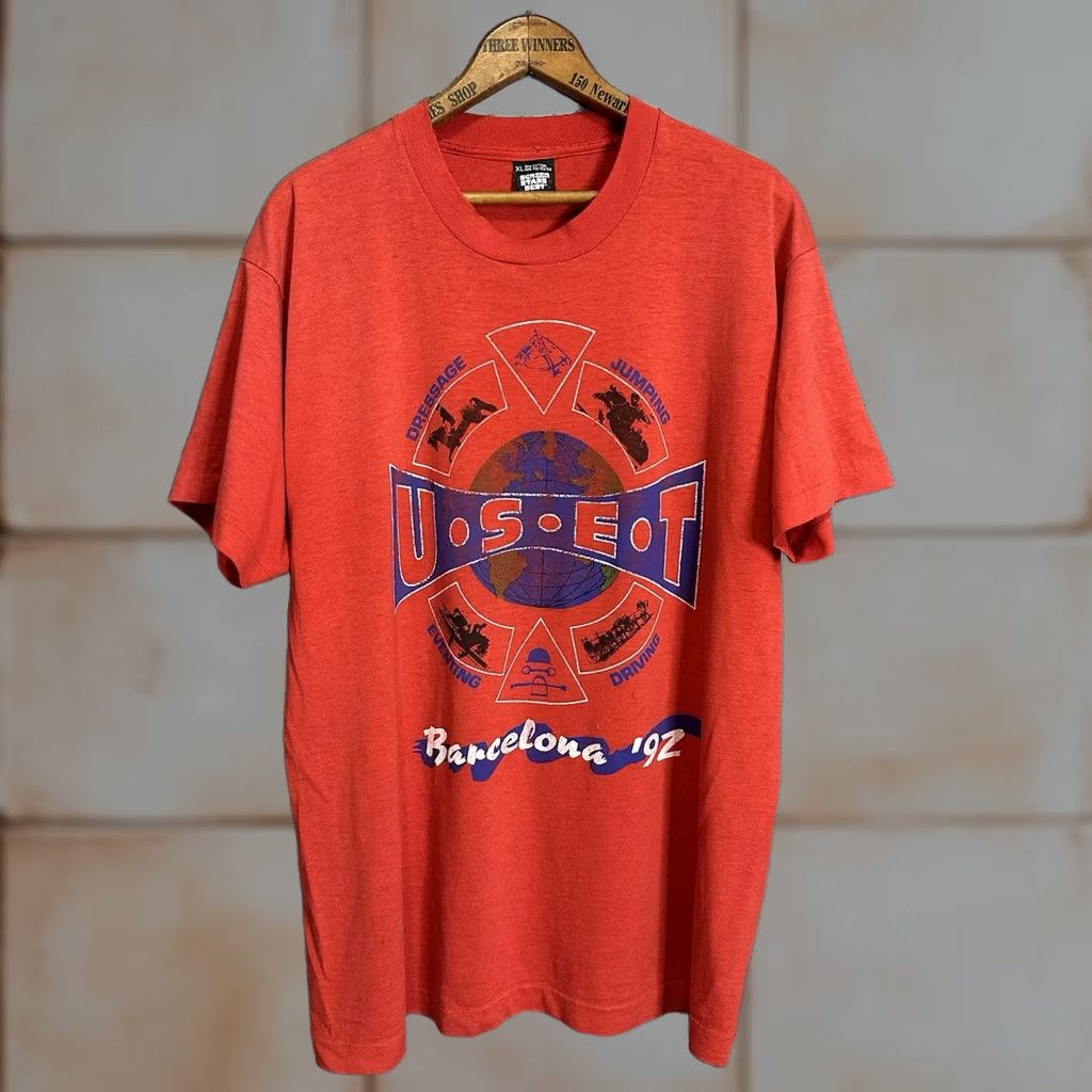 Fruit Of The Loom VINTAGE 1992 USET Barcelona Olympic Games Faded Red T-Shirt XL 90s Nike Shirt Men T-Shirt Size US XL / EU 56 / 4 - 1 Thumbnail
