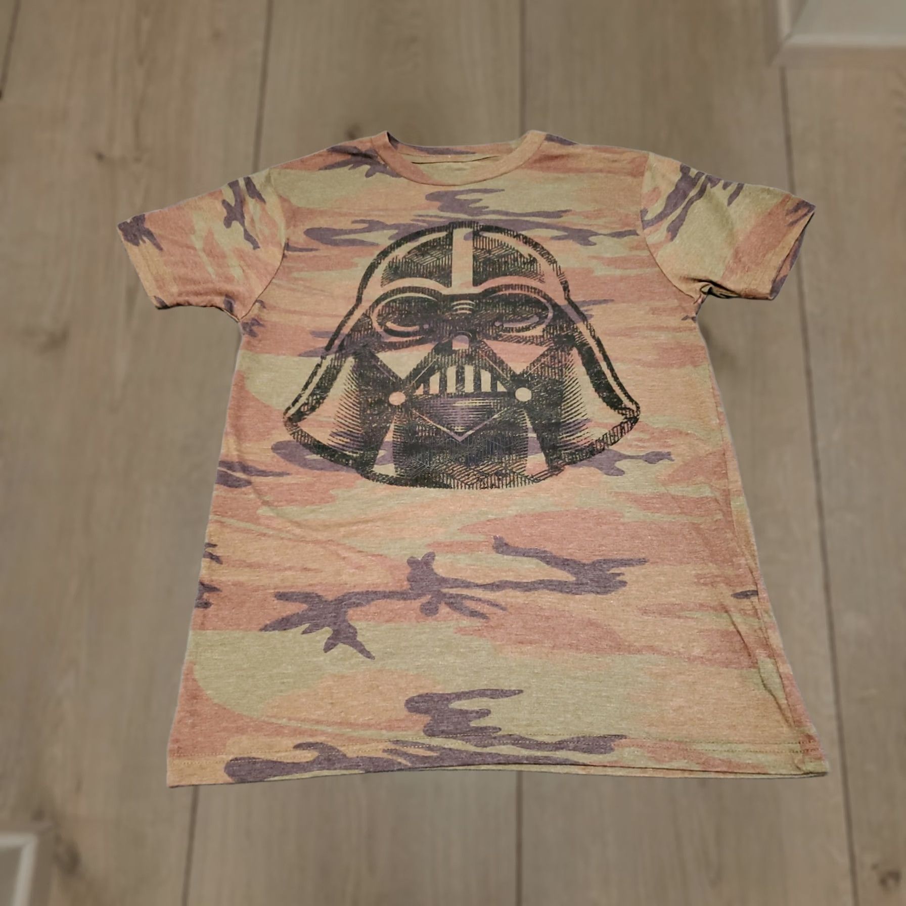 Disney Disney Parks Darth Vader Camouflage Star Wars Short Sleeve TShirt Small Men Size US S / EU 44-46 / 1 - 1 Thumbnail