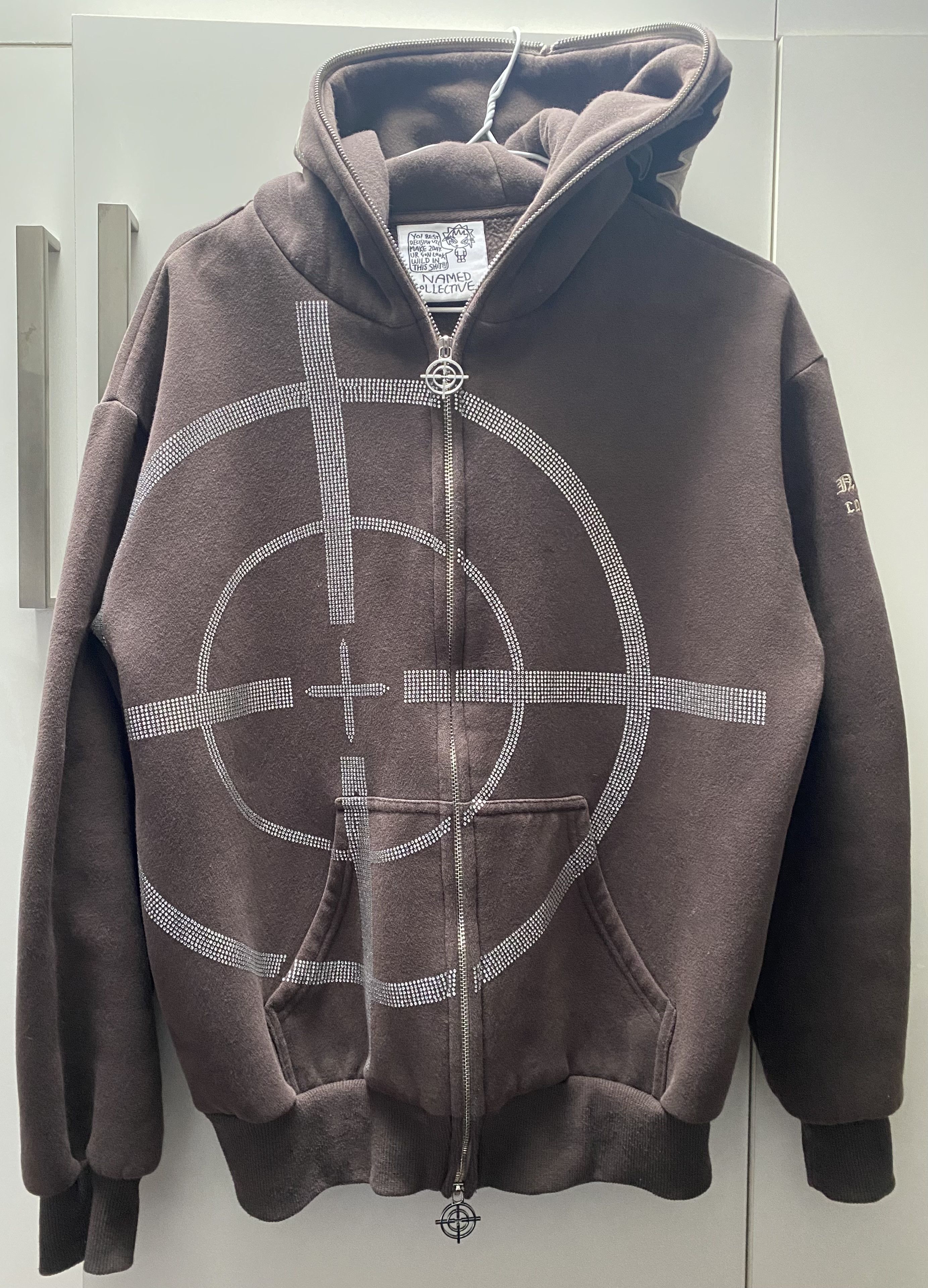 NAMED COLLECTIVE トップス Thorn Rhinestone Zip Hoodie Bone – NAMED COLLECTIVE®