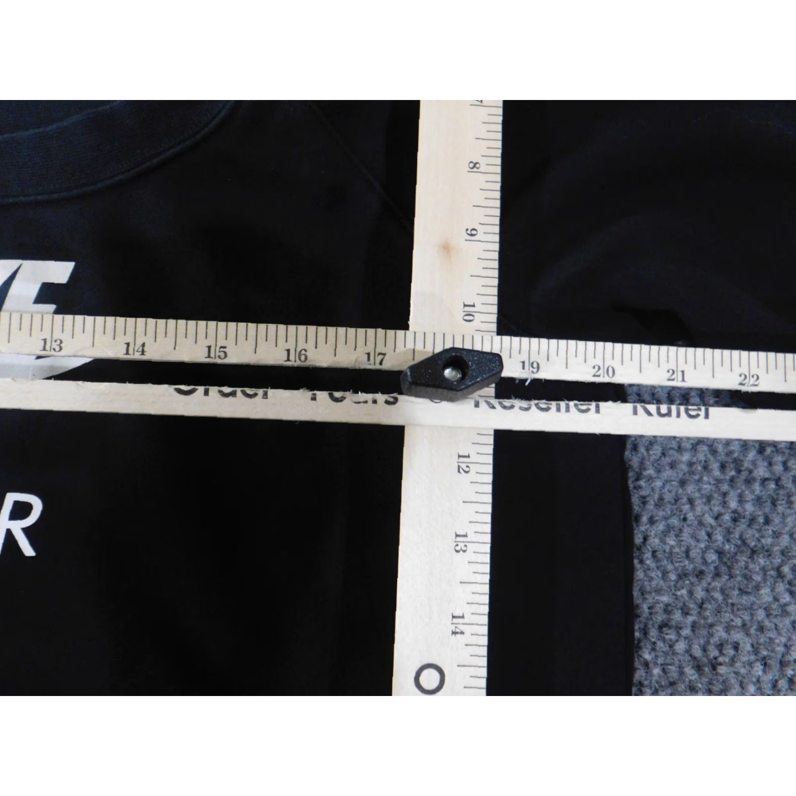 Nike Nike Sweatshirt Womens Small Black Pullover Crew Neck S Stretch Embroidered Swoosh SPORTSWEAR Casual Active Running & Jogging Women’s Regular Fit Size S / US 4 / IT 40 - 4 Thumbnail