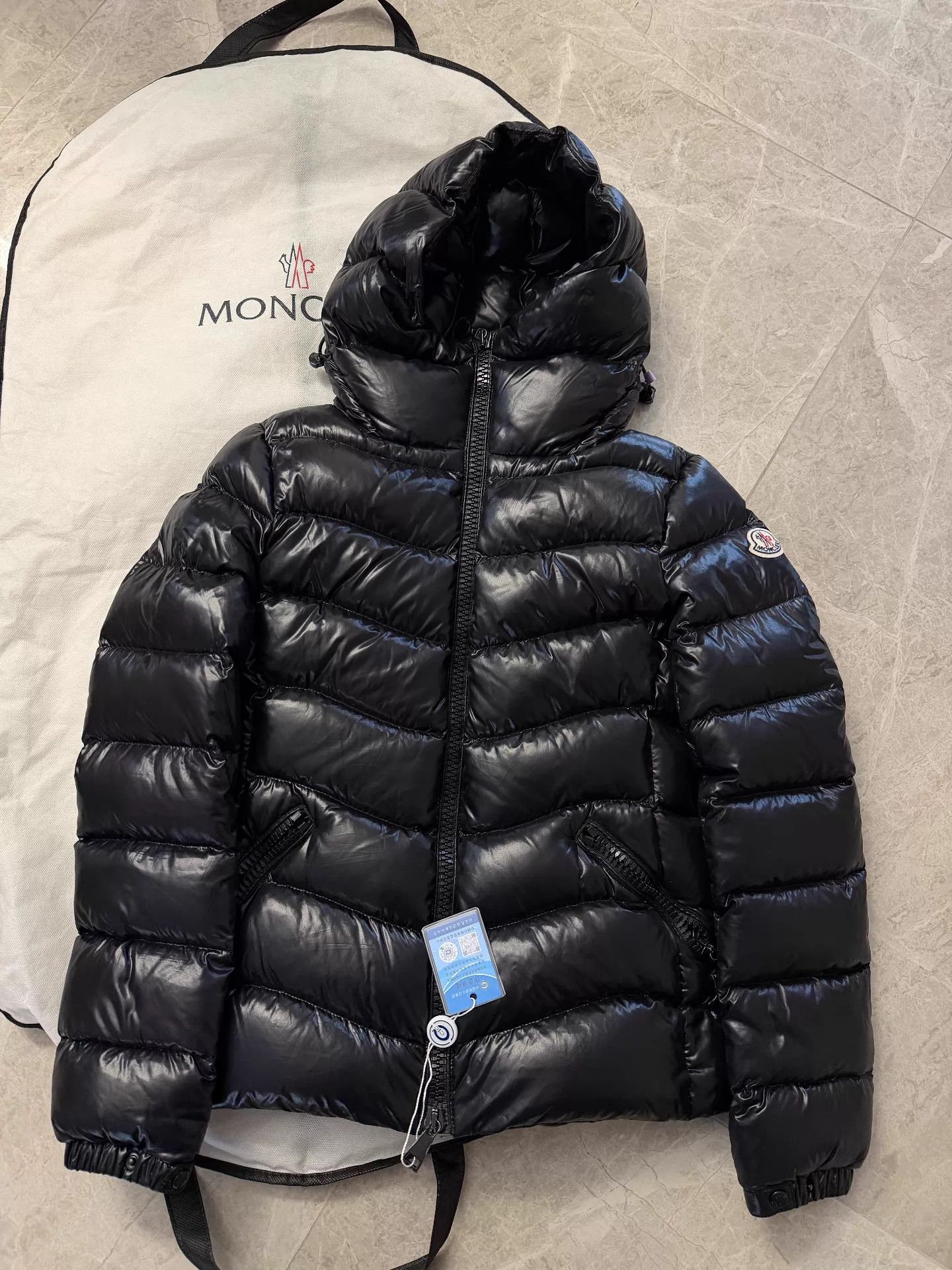 Moncler Moncler down jacket women's black size 1 like new Size S / US 4 / IT 40 - 1 Thumbnail