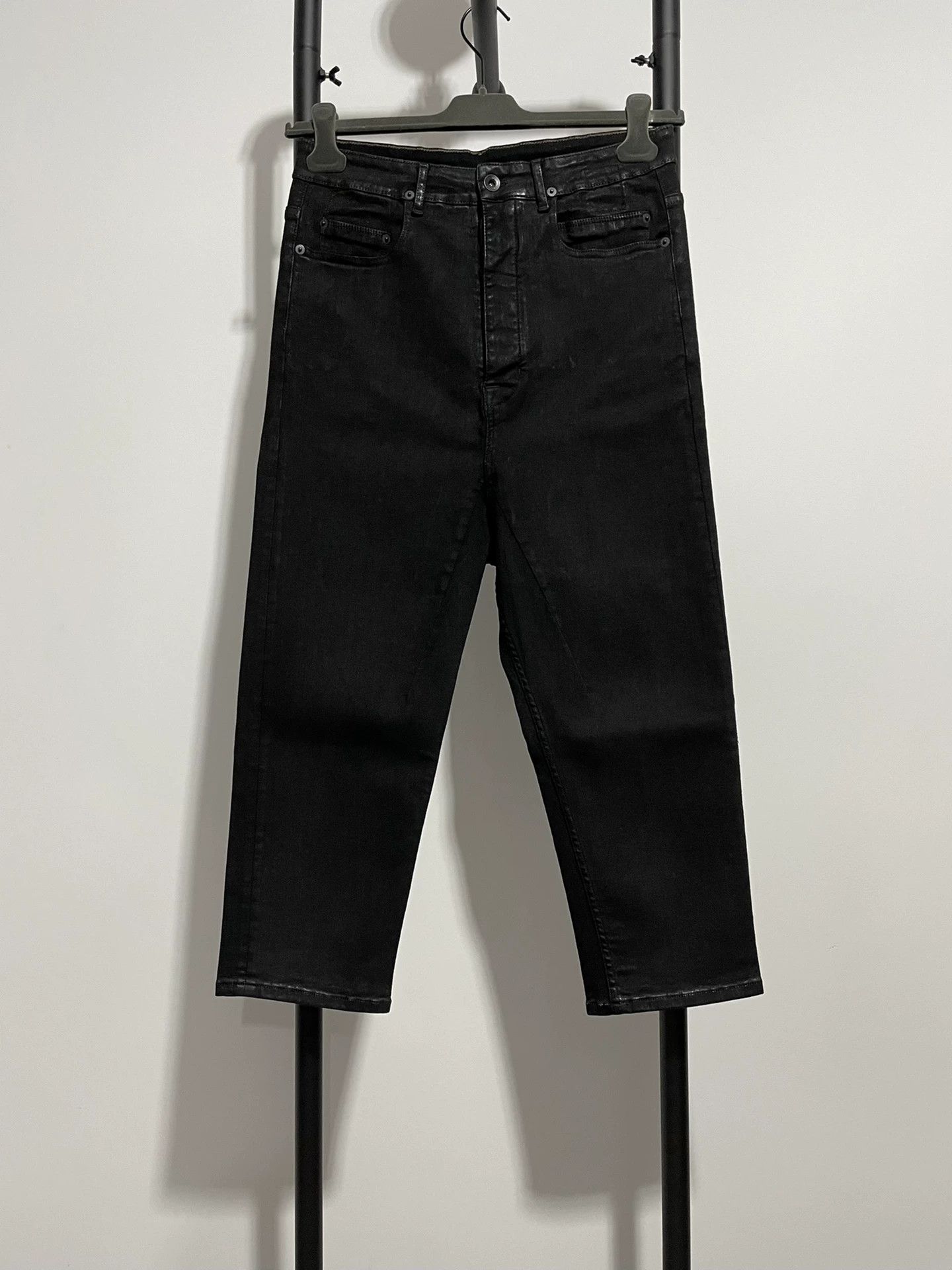 Rick Owens rick owens cropped black waxed pants Size US 29 - 1 Thumbnail