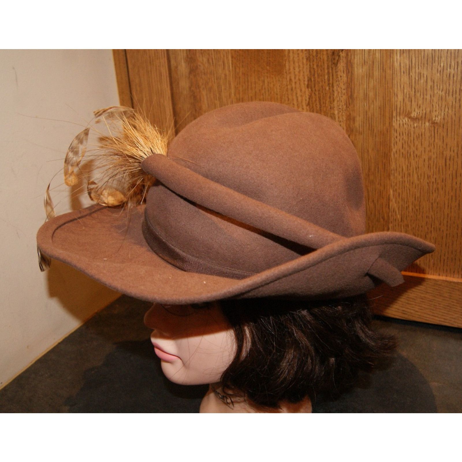 Vintage VTG Brown 100% Wool Hat Pheasant Feathers 60s USA Made 20.5 Size ONE SIZE - 3 Thumbnail