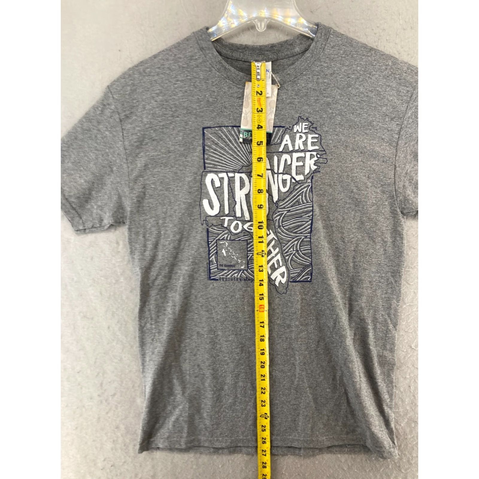 Gildan Be The Light Womens T-Shirt Medium Gray We Are Stronger Together NWT Size M / US 6-8 / IT 42-44 - 3 Thumbnail