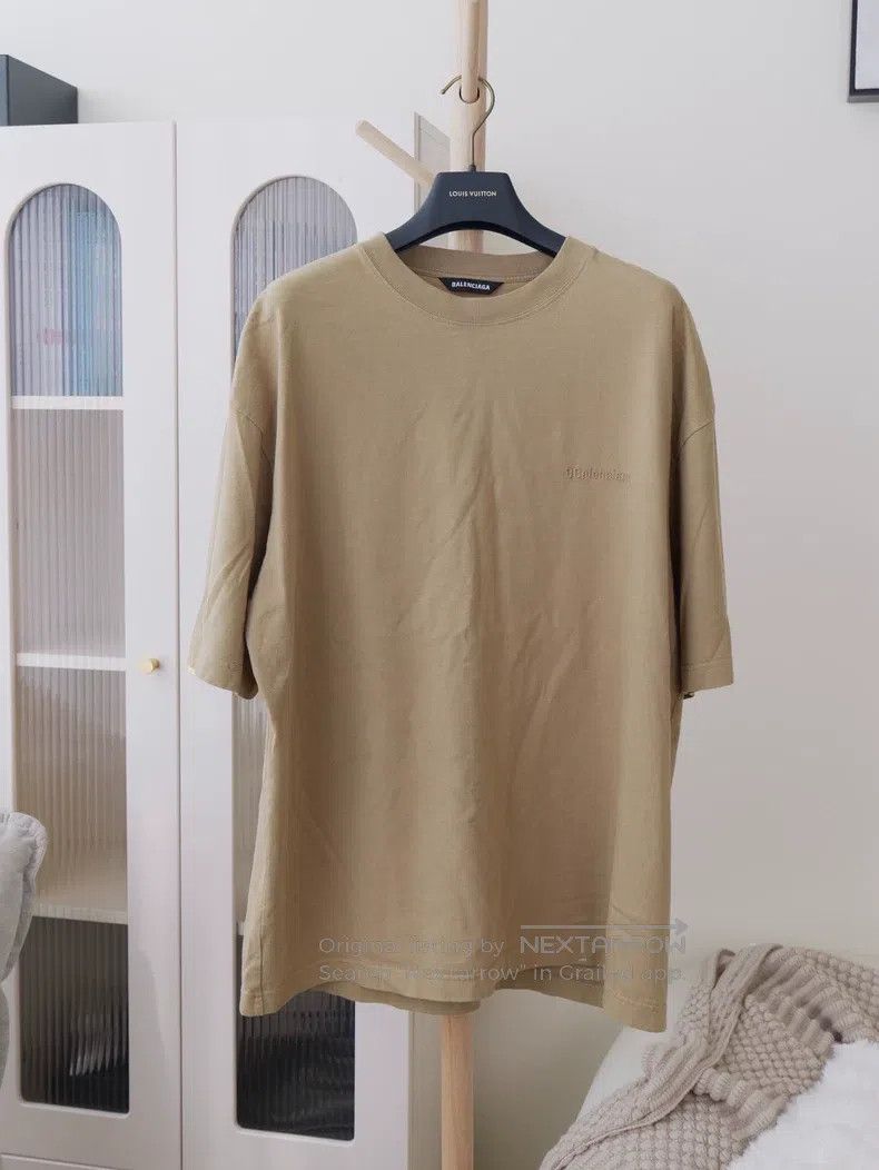 Balenciaga Balenciaga Khaki short-sleeve with lettering embroidery lo Size US L / EU 52-54 / 3 - 1 Thumbnail
