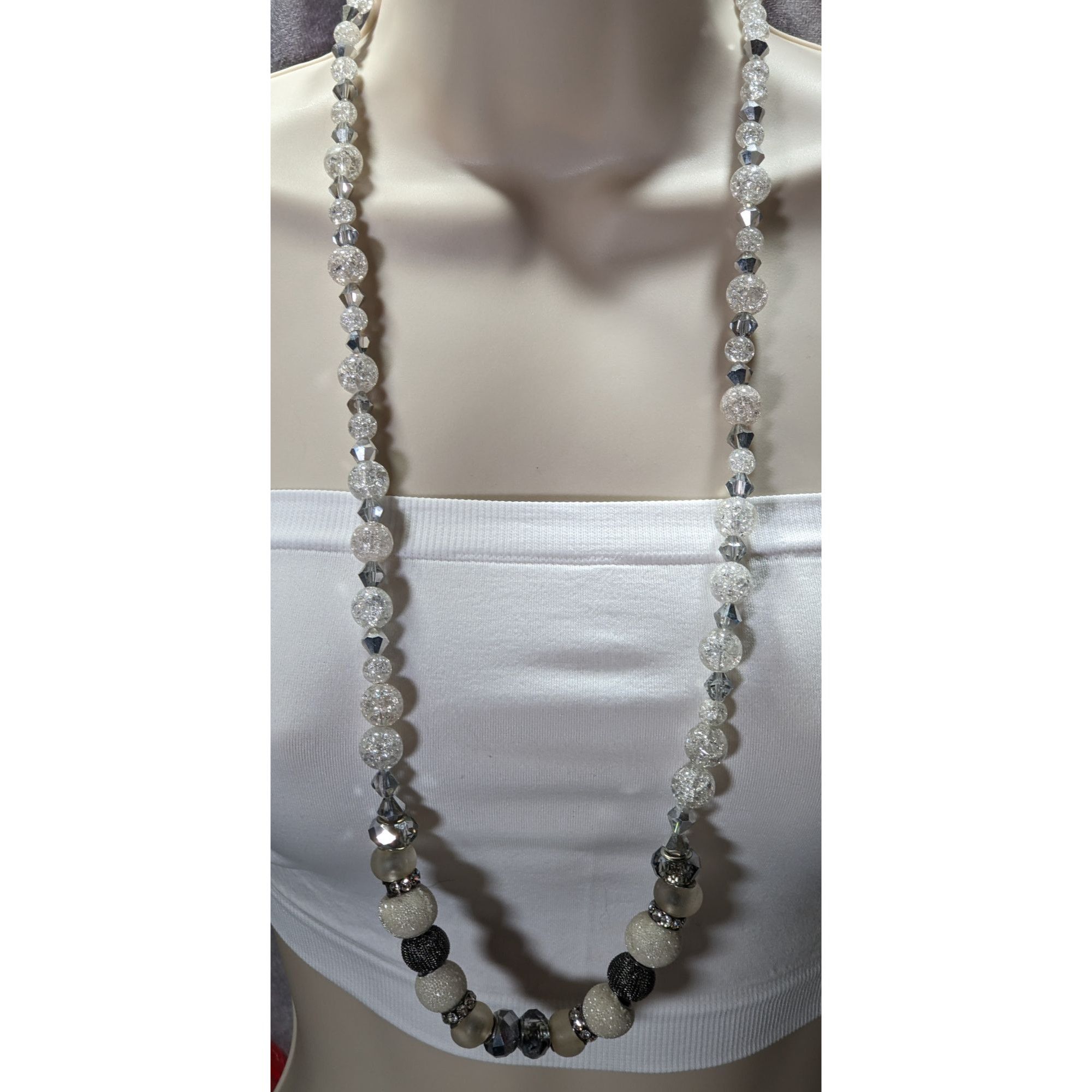 Other Handmade Glam White And Silver Tone Glass And Acrylic Neckla Size ONE SIZE - 6 Thumbnail