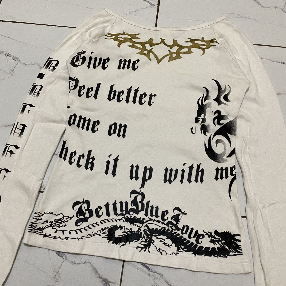Japanese Brand 2000s Betty Blue Tribal Cross Longsleeve Size M / US 6-8 / IT 42-44 - 7 Thumbnail