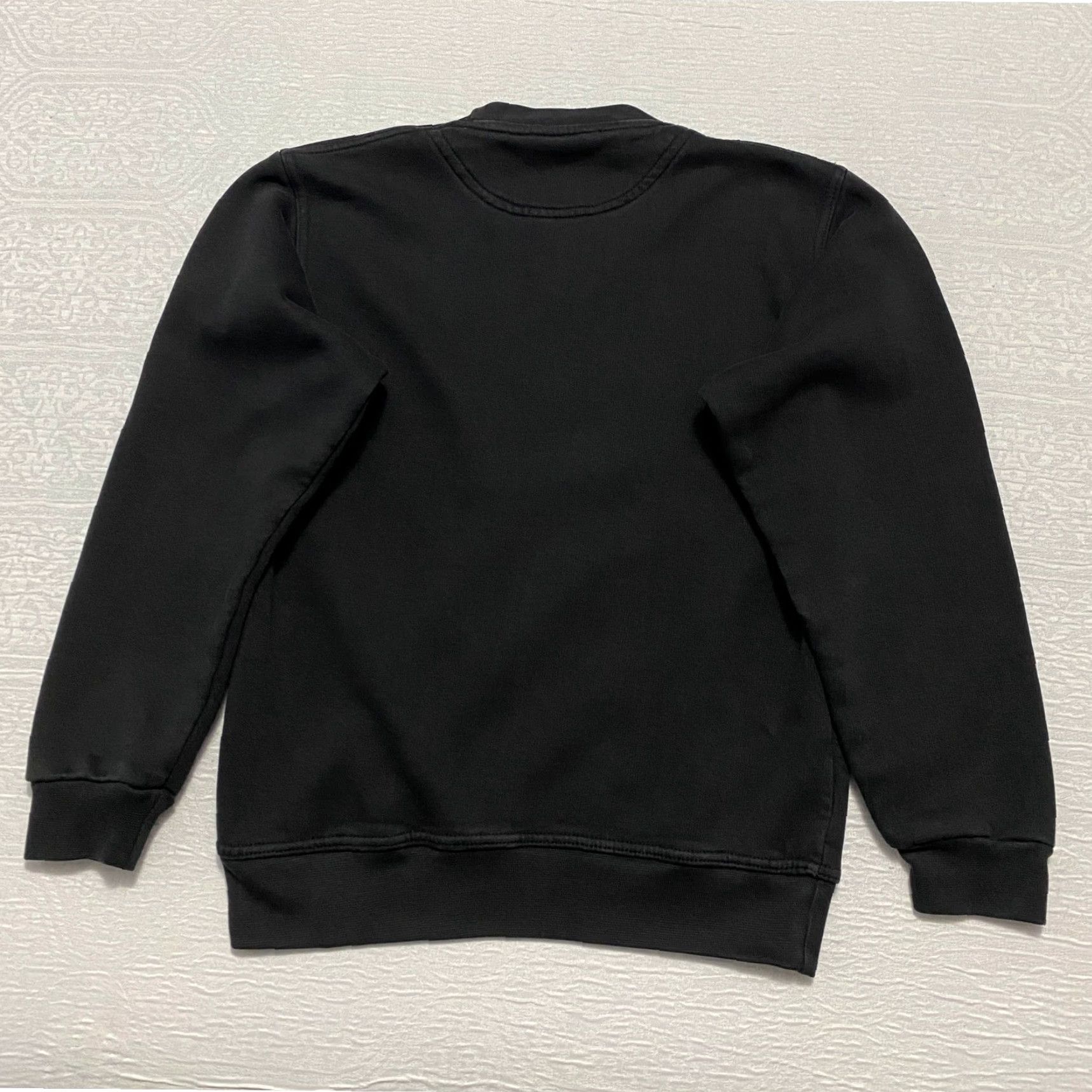 Vintage **Zip It Souvenirs London Embroidered Crew Neck Black Sweatshirt** User: **Zip It Souvenirs London Embroidered Black Crew Neck Sweatshirt** Size US S / EU 44-46 / 1 - 2 Thumbnail
