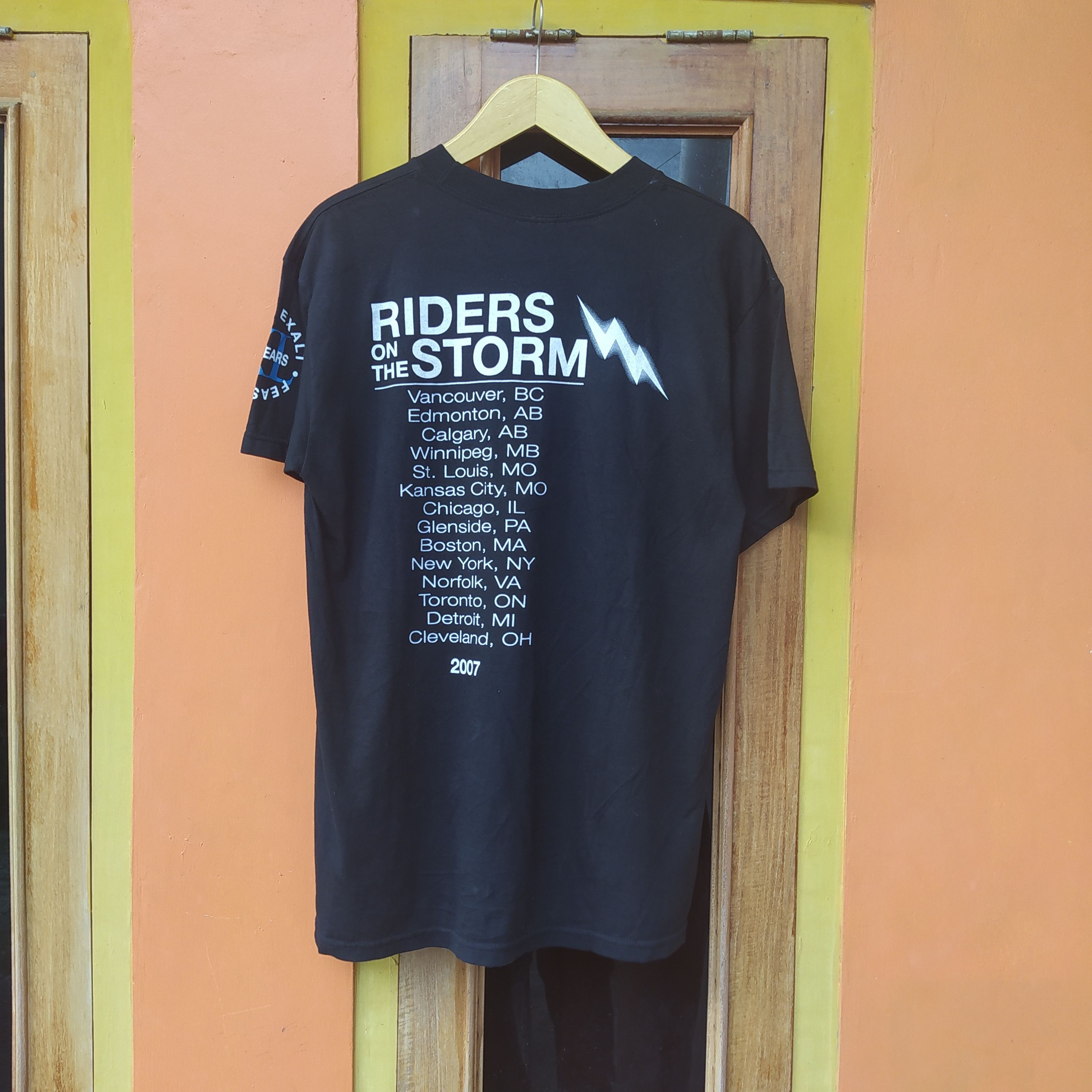 Band Tees ( AUTHENT MARK ) RARE VINTAGE THE DOORS RIDERS ON THE STORM Size US M / EU 48-50 / 2 - 3 Thumbnail