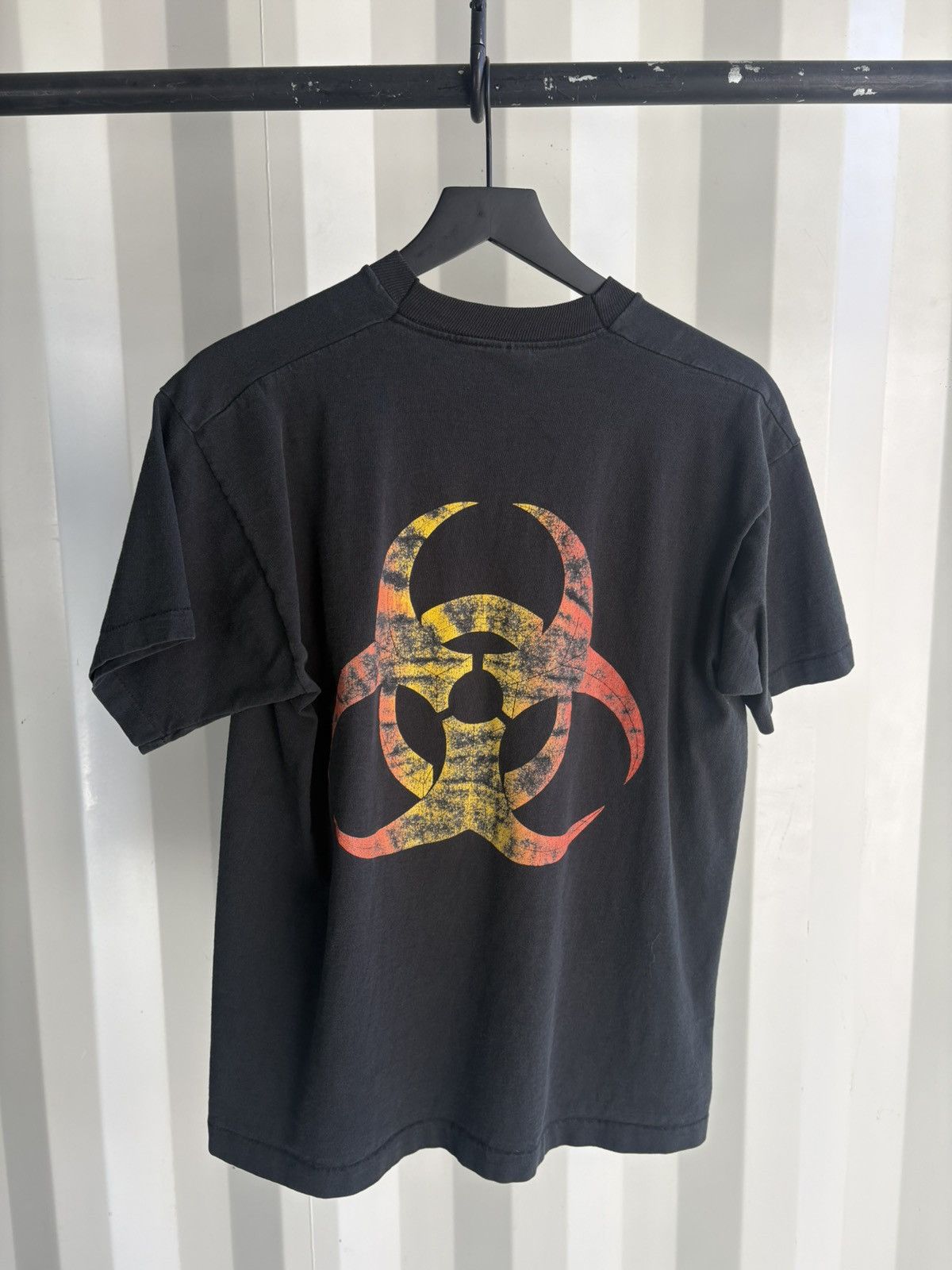 Vintage Thrashed Biohazard Distressed GRUNGE Shirt HARDCORE Band Size US L / EU 52-54 / 3 - 3 Thumbnail