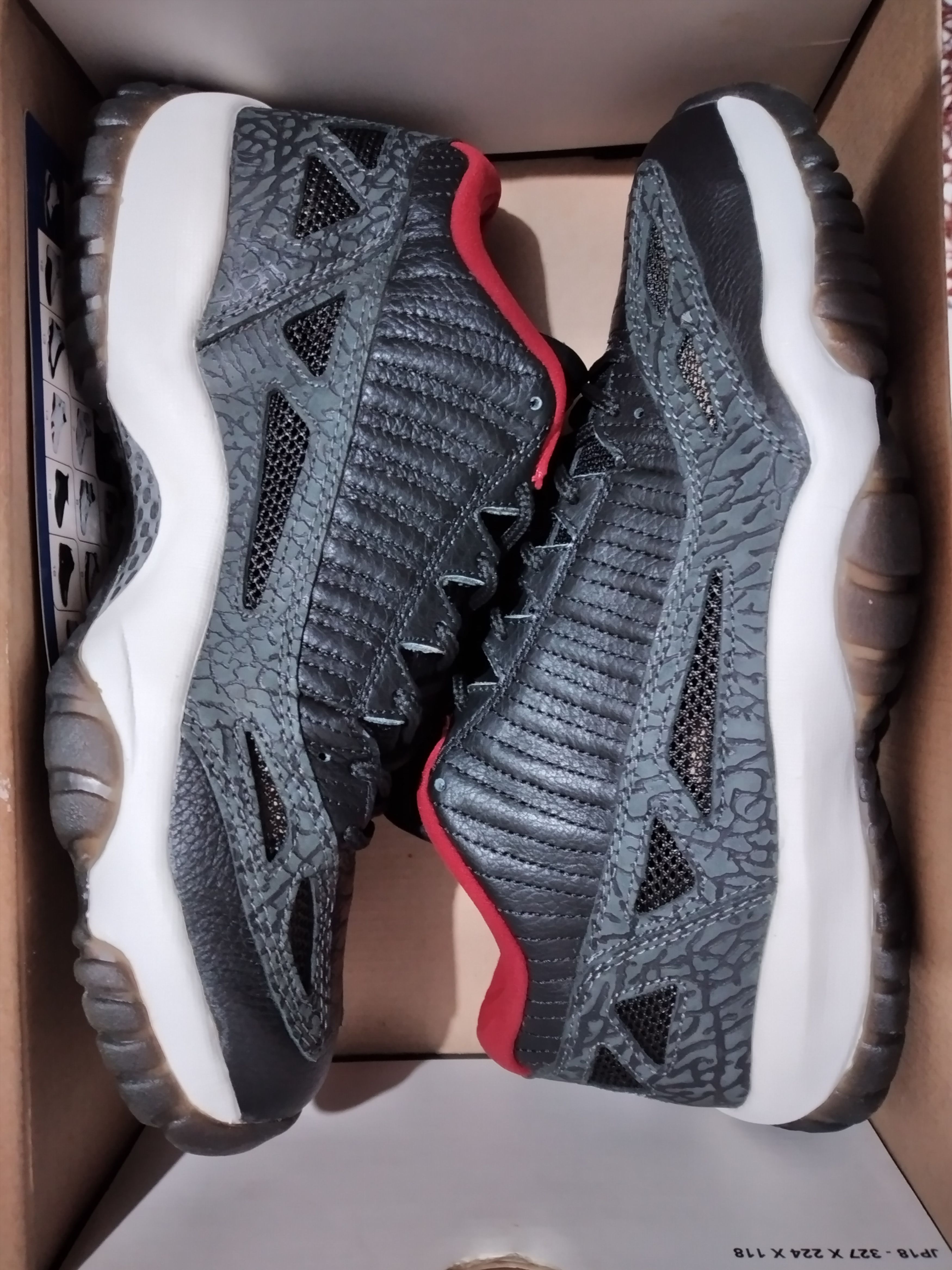 Jordan Brand 2003 air Jordan 11 Retro Low IE Bred 306008-061 Size US 10 / EU 43 - 5 Thumbnail