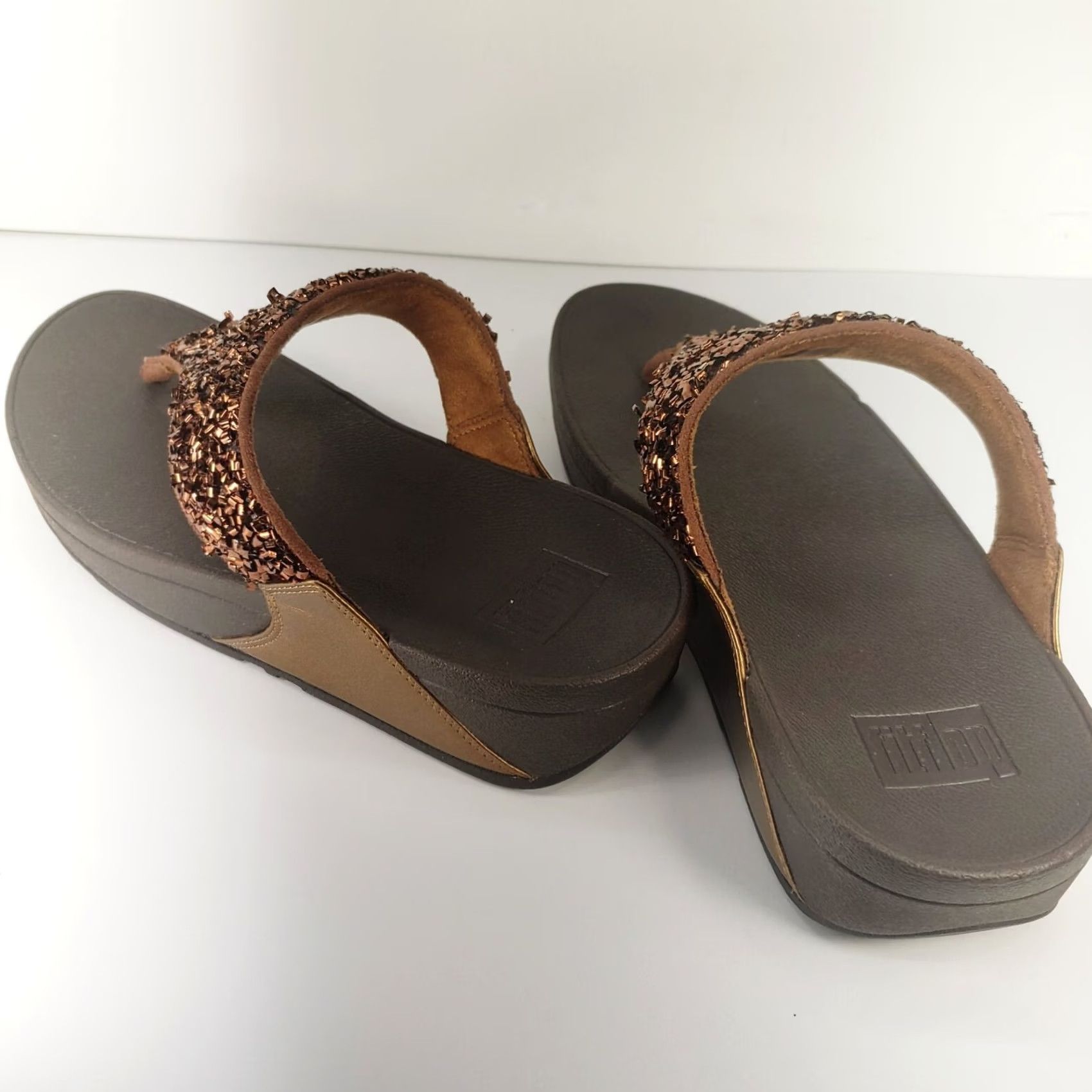 Vintage FitFlop Lulu Glitz Metallic Sandal Women's Sandal 10 Brown Metallic Thong Sole/Insole Comfort Cushioned Slip On Wedge Summer Casual Travel Size US 10 / IT 40 - 5 Thumbnail