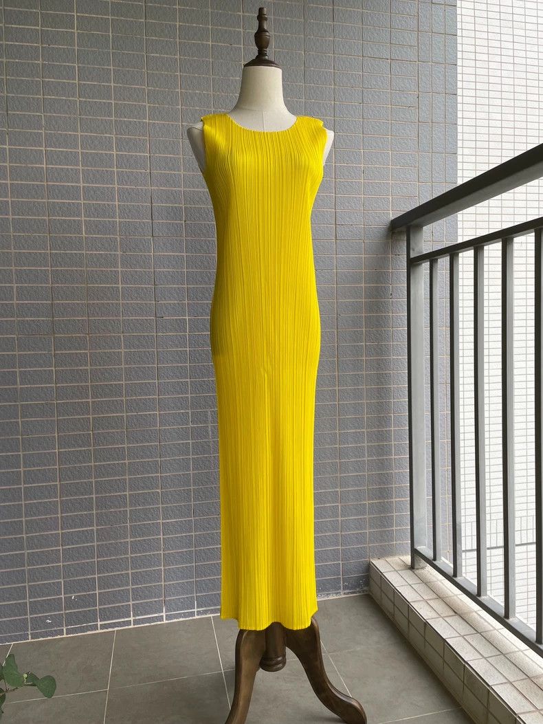 Issey Miyake Issey Miyake size:2 Yellow pleated pencil dress Size XS / US 0-2 / IT 36-38 - 7 Thumbnail