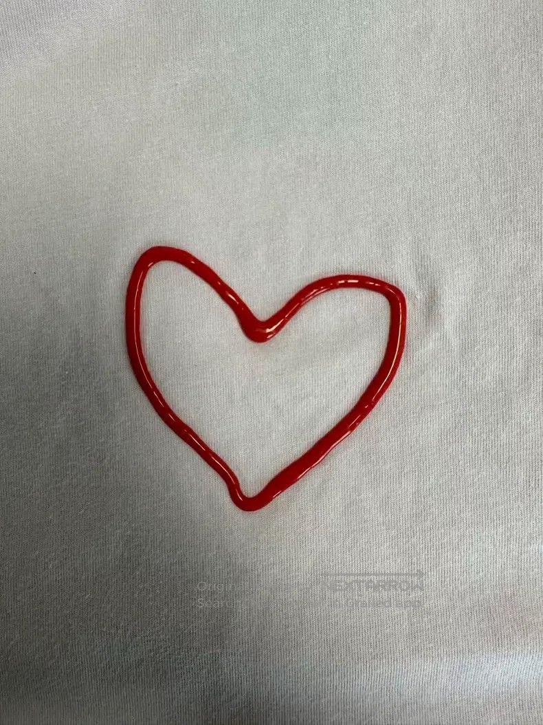Balenciaga Balenciaga Solid Color Heart Shape Casual Round Neck Short Size US XS / EU 42 / 0 - 3 Thumbnail