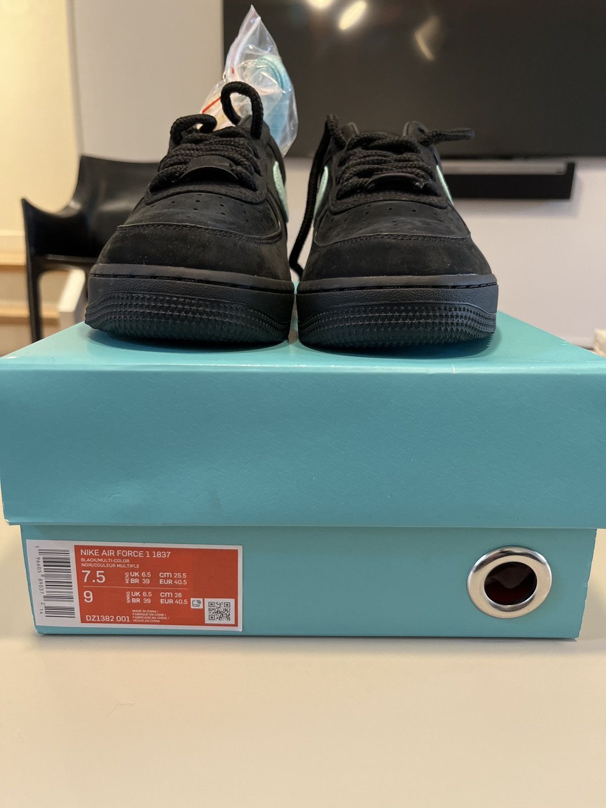 Nike × Tiffany & Co. Nike Tiffany Air Force 1 1837 Size US 7.5 / EU 40-41 - 2 Thumbnail