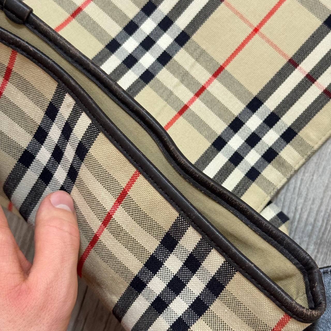 Burberry × Vintage Vintage Burberry Nova Check Cross Body Bag Size ONE SIZE - 12 Thumbnail