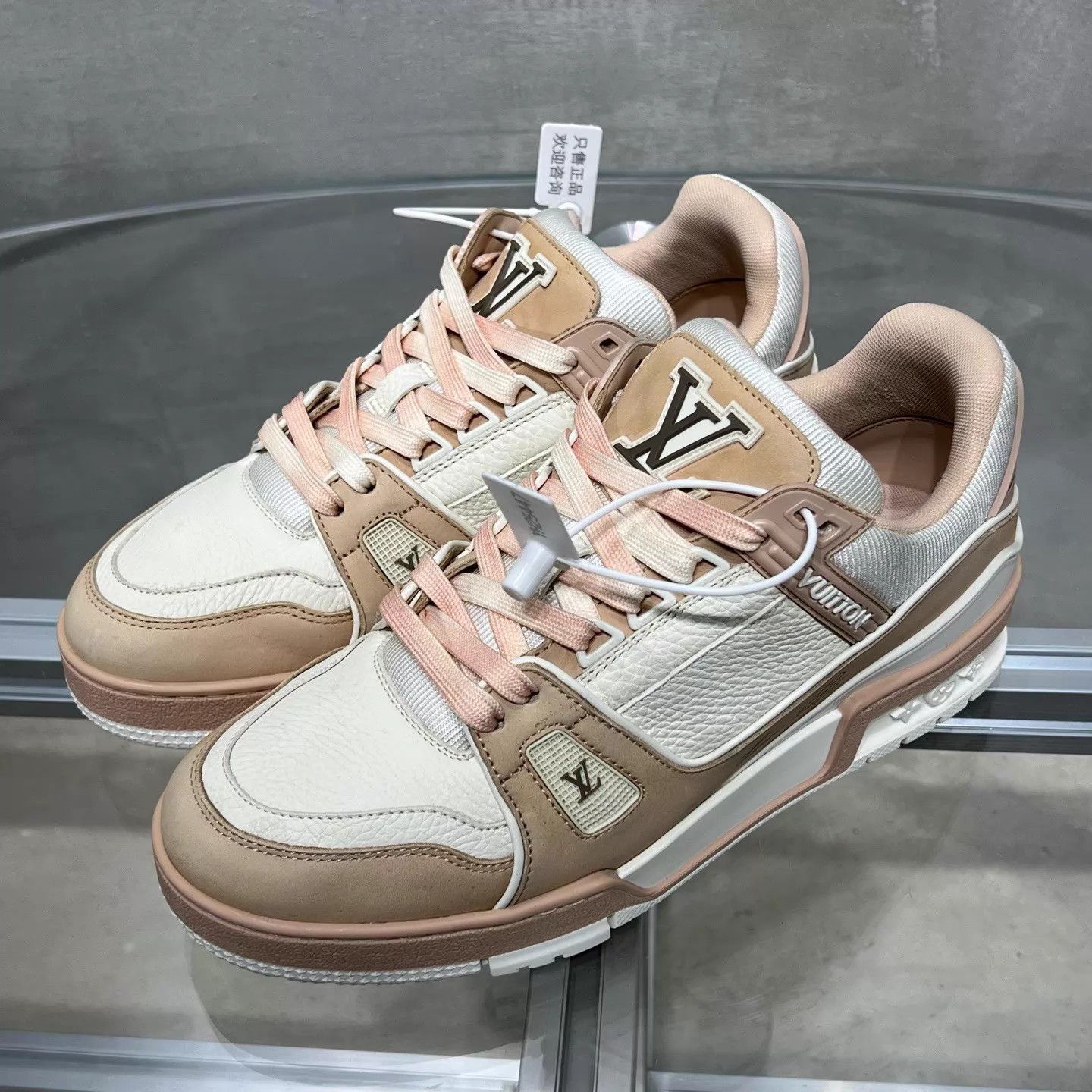 Louis Vuitton LV Trainer White Pink 38.5 Size US 8 / IT 38 - 2 Thumbnail