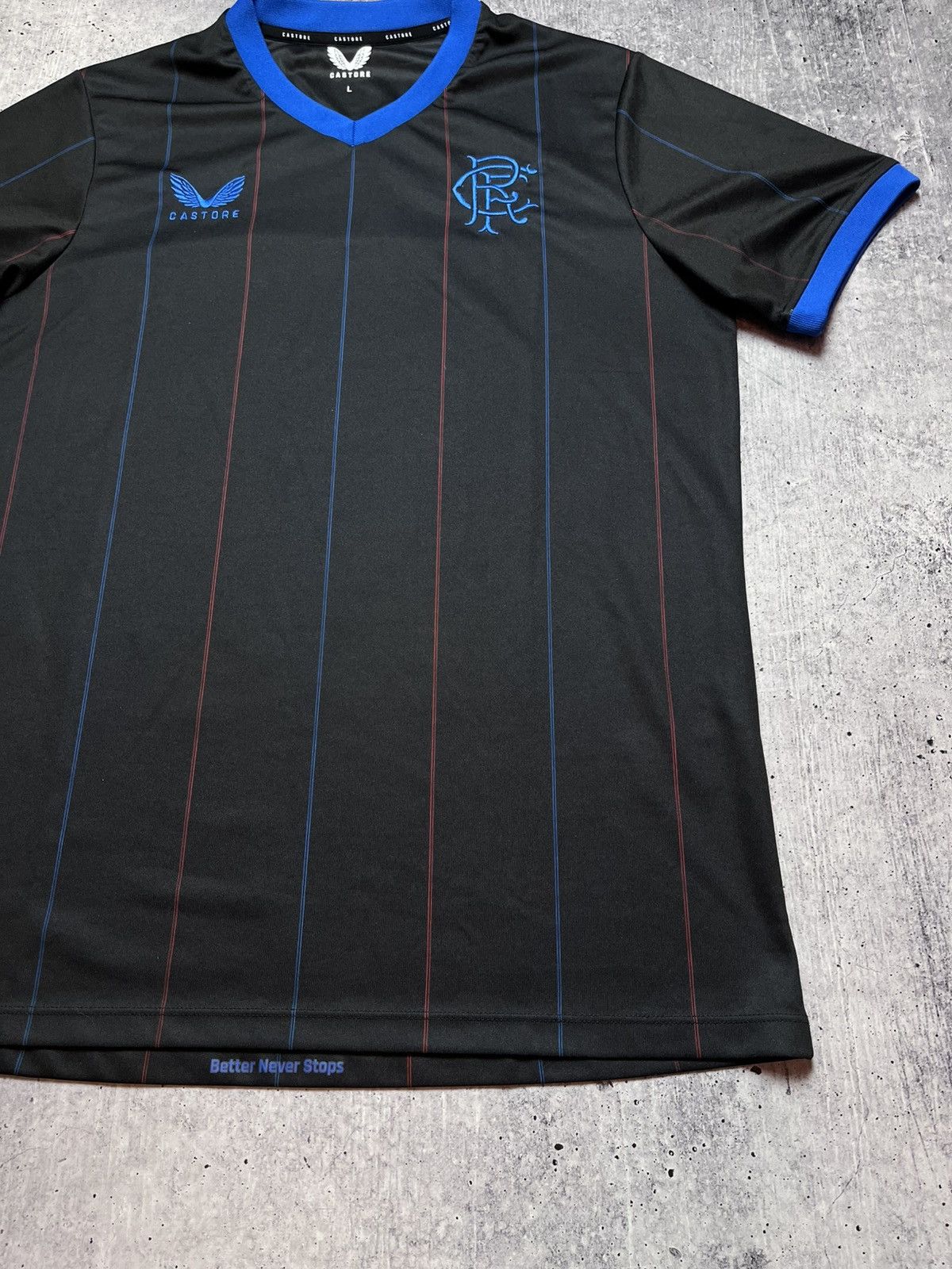 Castore RANGERS JERSEY FOURTH FOOTBALL SHIRT 2022 - 2023 MEN sz L Size US L / EU 52-54 / 3 - 4 Thumbnail
