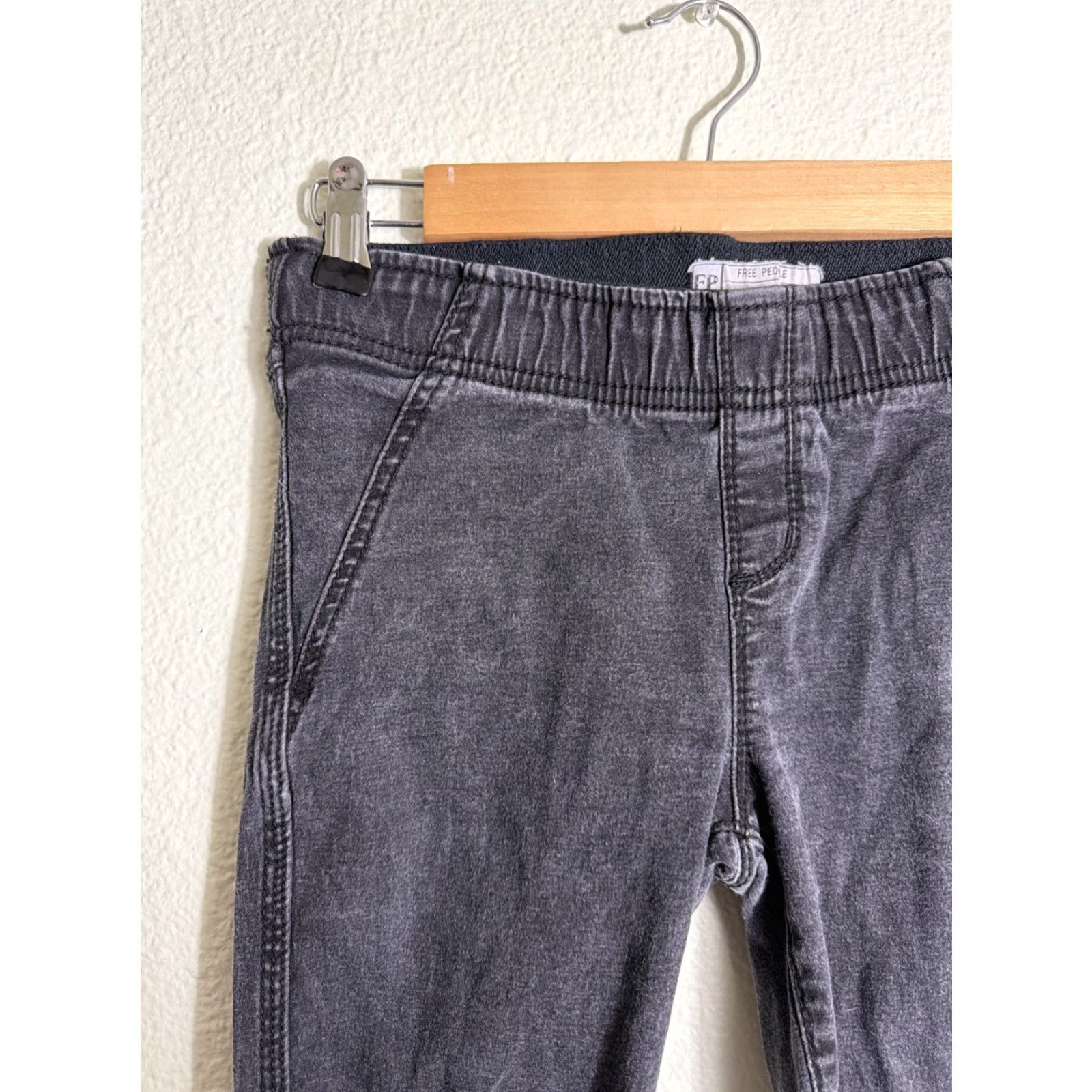 Free People Free People Jeans Black Denim Flare Pull on 29x28 Raw Hem Women Size 29" - 4 Thumbnail