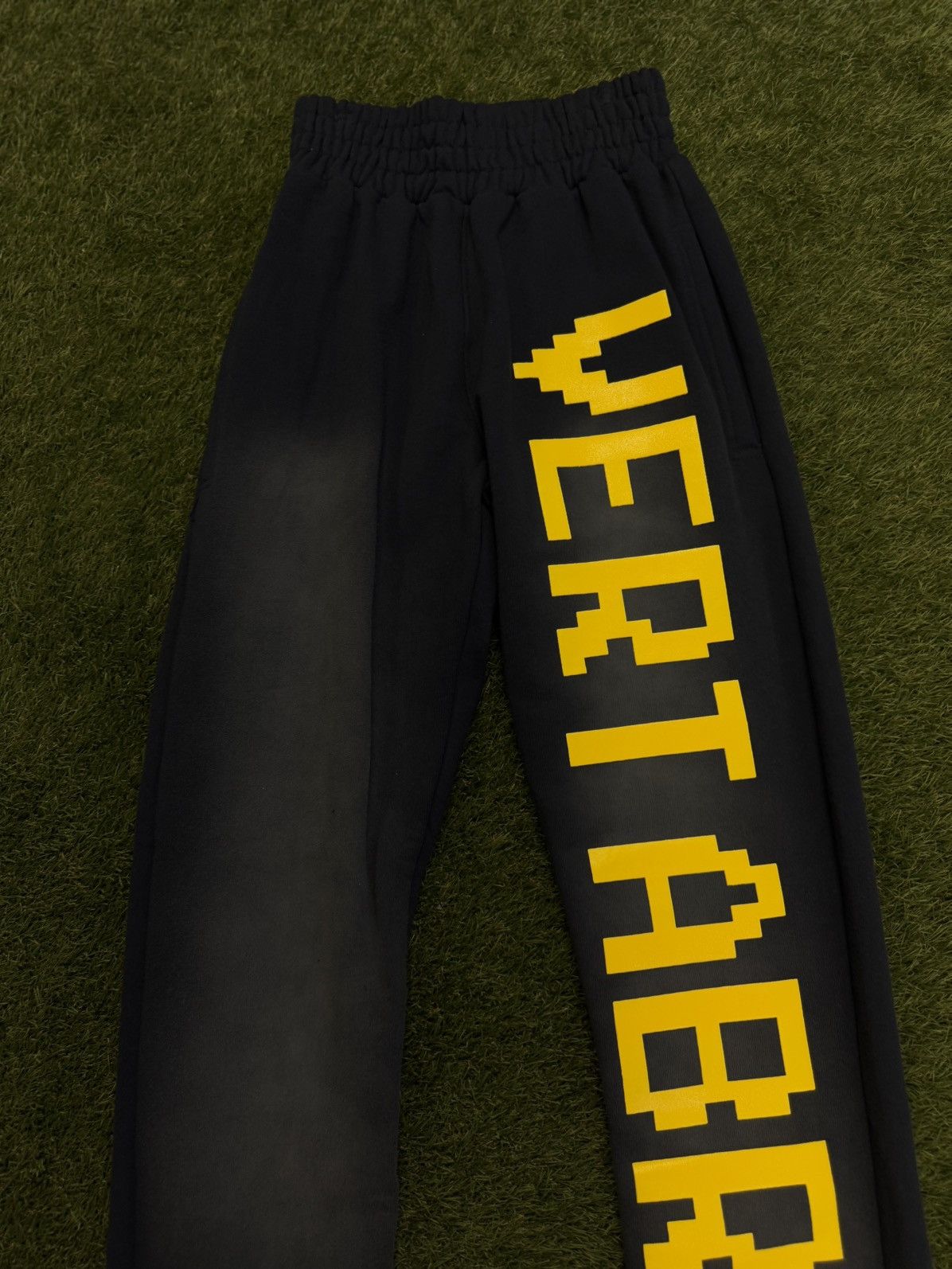 Vertabrae Vertabrae C-2 Sweatpants Blue Yellow Size M (NEW) Size US 30 / EU 46 - 4 Thumbnail