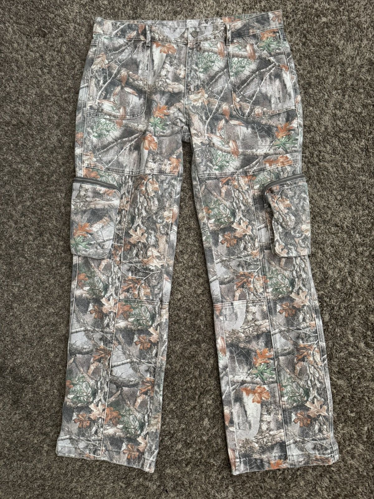The GV Gallery GV Gallery Realtree Camo Cargo Pants (Large) Size US 34 / EU 50 - 1 Thumbnail