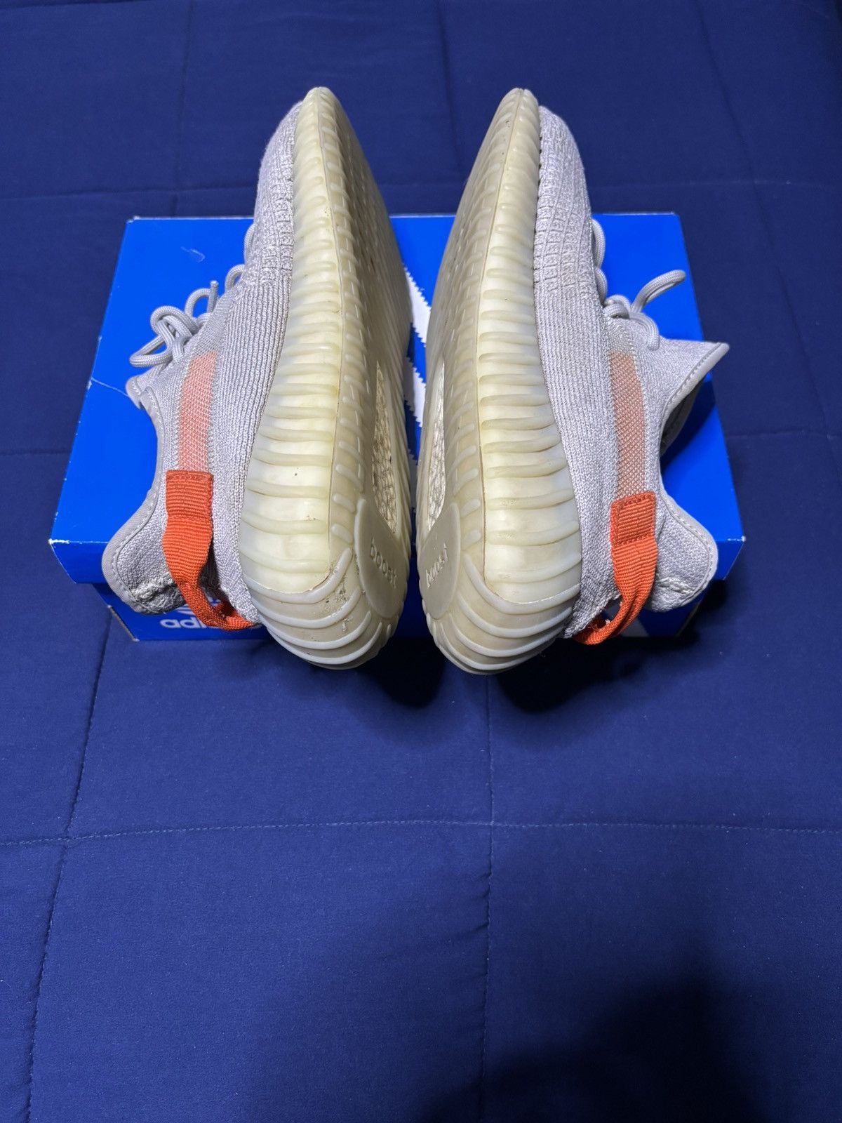 Adidas Adidas Yeezy Boost 350 V2 Tail Light 2020 Size 10.5 Size US 10.5 / EU 43-44 - 3 Thumbnail