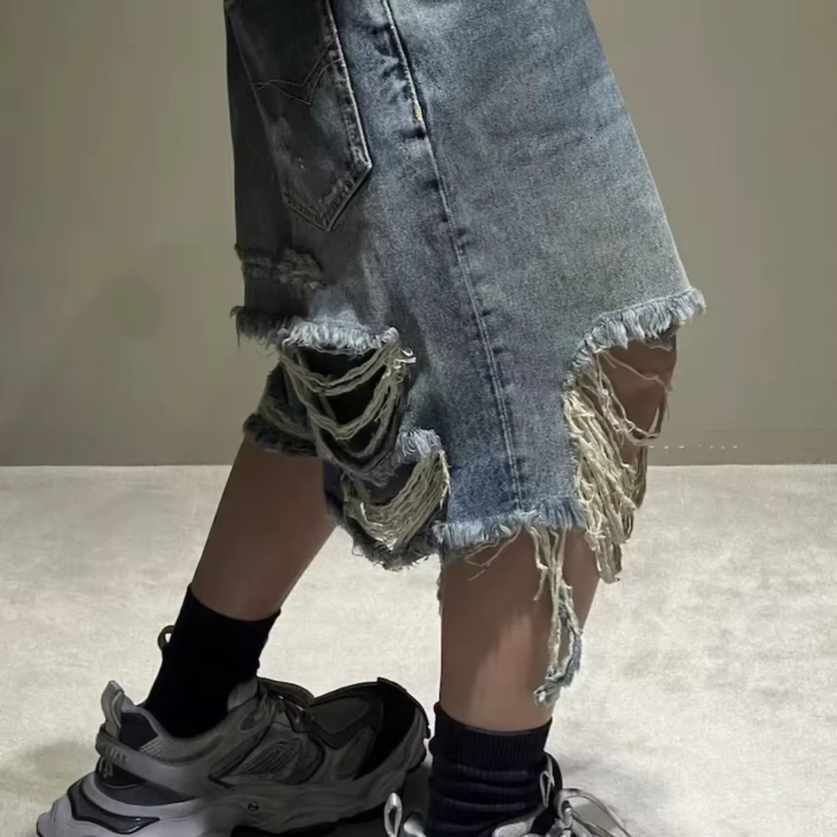 Japanese Brand × Jean Hole Washed Fringe Denim Shorts Size US 34 / EU 50 - 4 Thumbnail