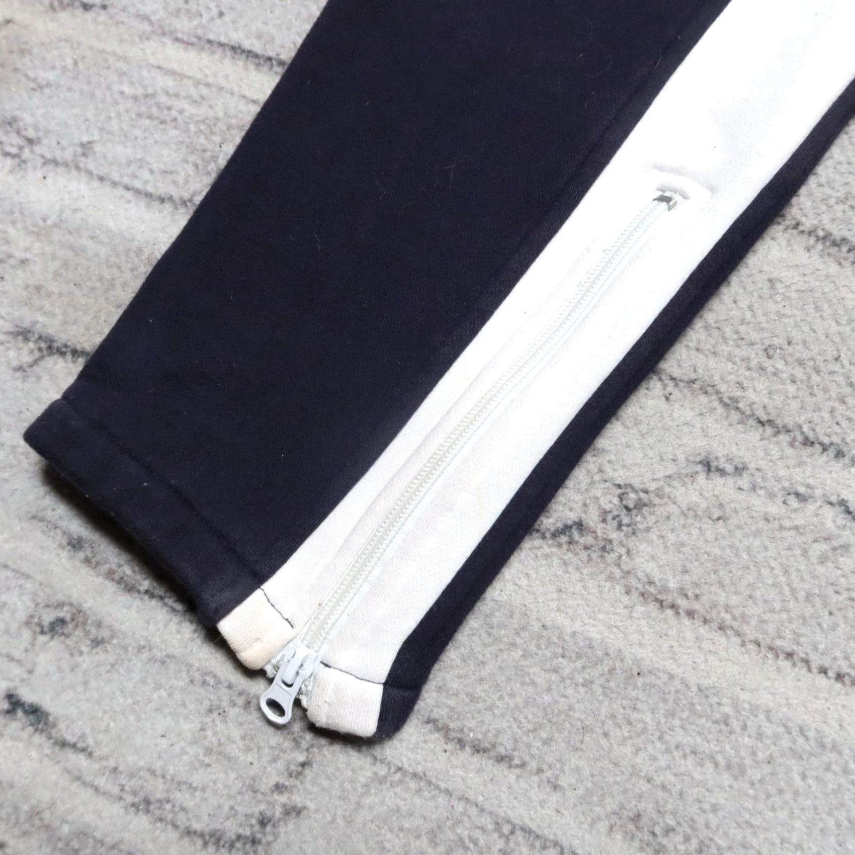 Vintage Iro-Ochi Hiroshima Baseball Sweatpants M Navy Mens Sizes M Sweatpants Baseball Shooting? Size US 31 - 3 Thumbnail