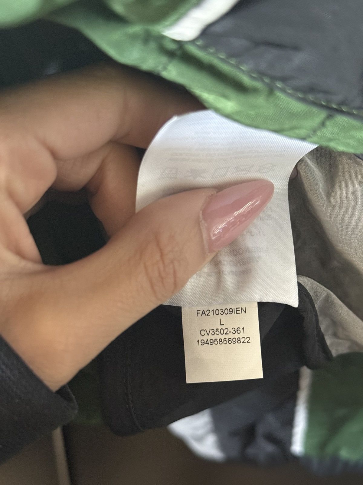 Jordan Brand × Off-White JORDAN X OFF-WHITE TRACK JACKET SIZE L Size US L / EU 52-54 / 3 - 19 Thumbnail